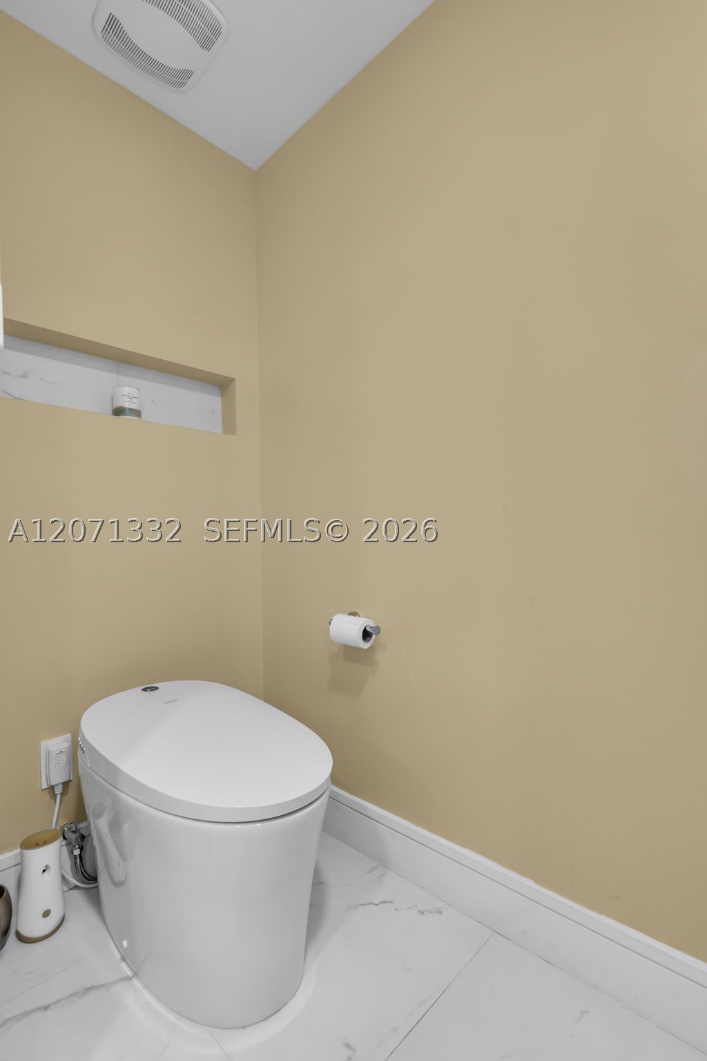 41 SE 5th St #908, Miami FL 33131