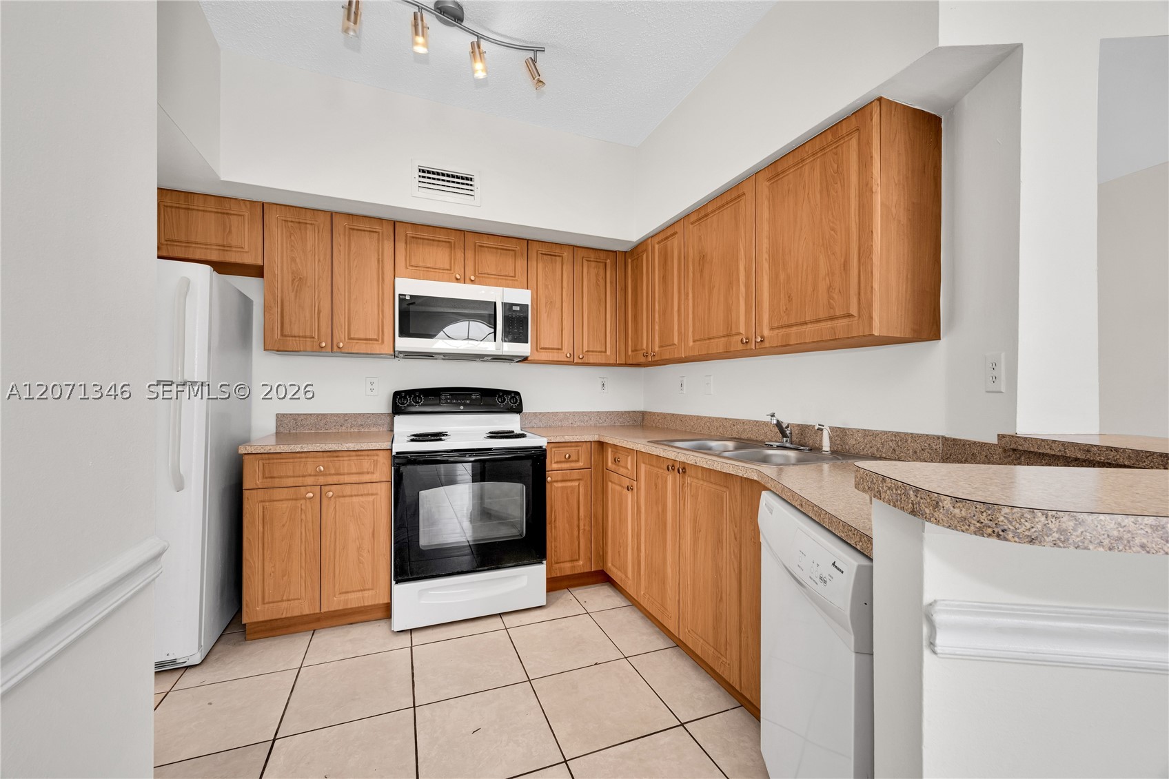 1280 S Alhambra Cir #2413, Coral Gables FL 33146