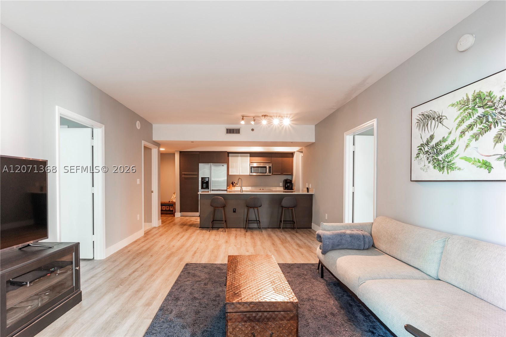 55 SE 6th St #1205, Miami FL 33131