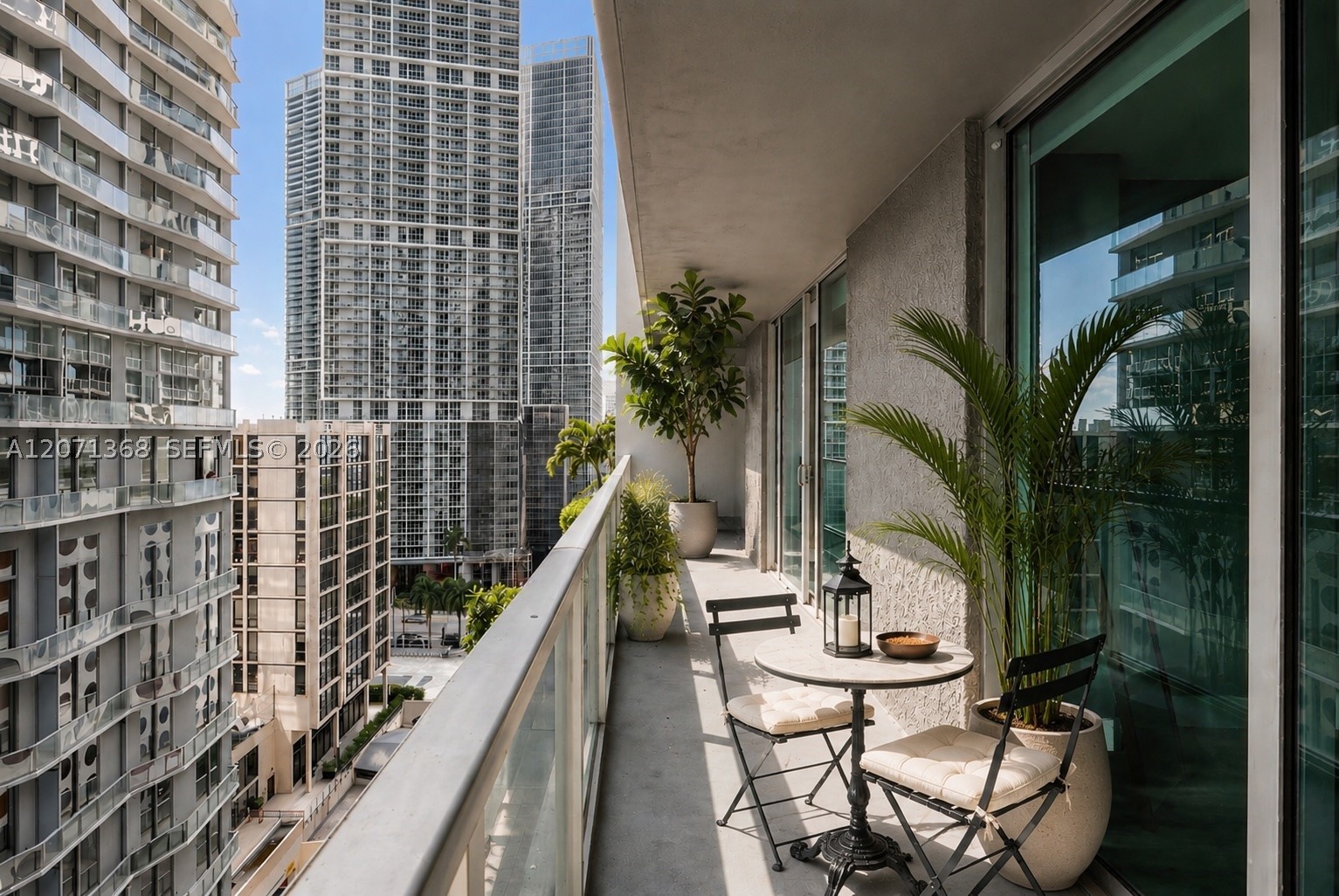 55 SE 6th St #1205, Miami FL 33131