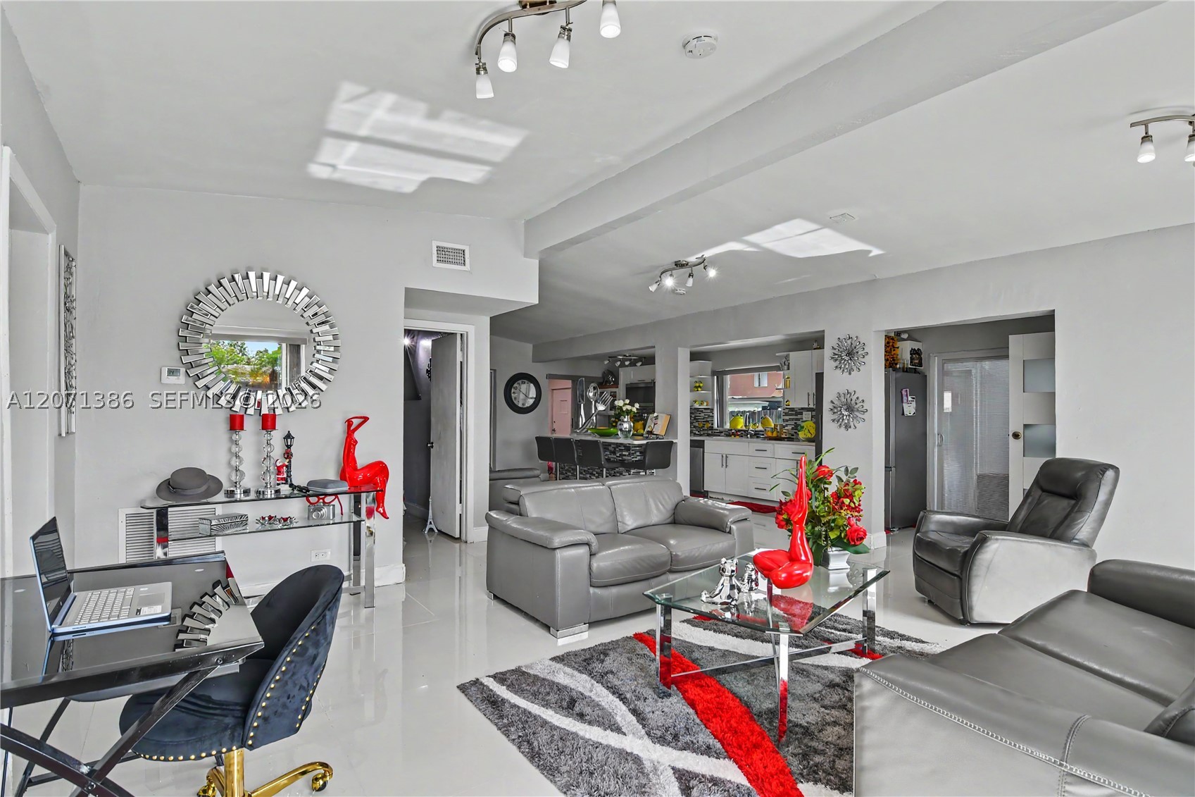 3538 SW 87th Ct, Miami FL 33165