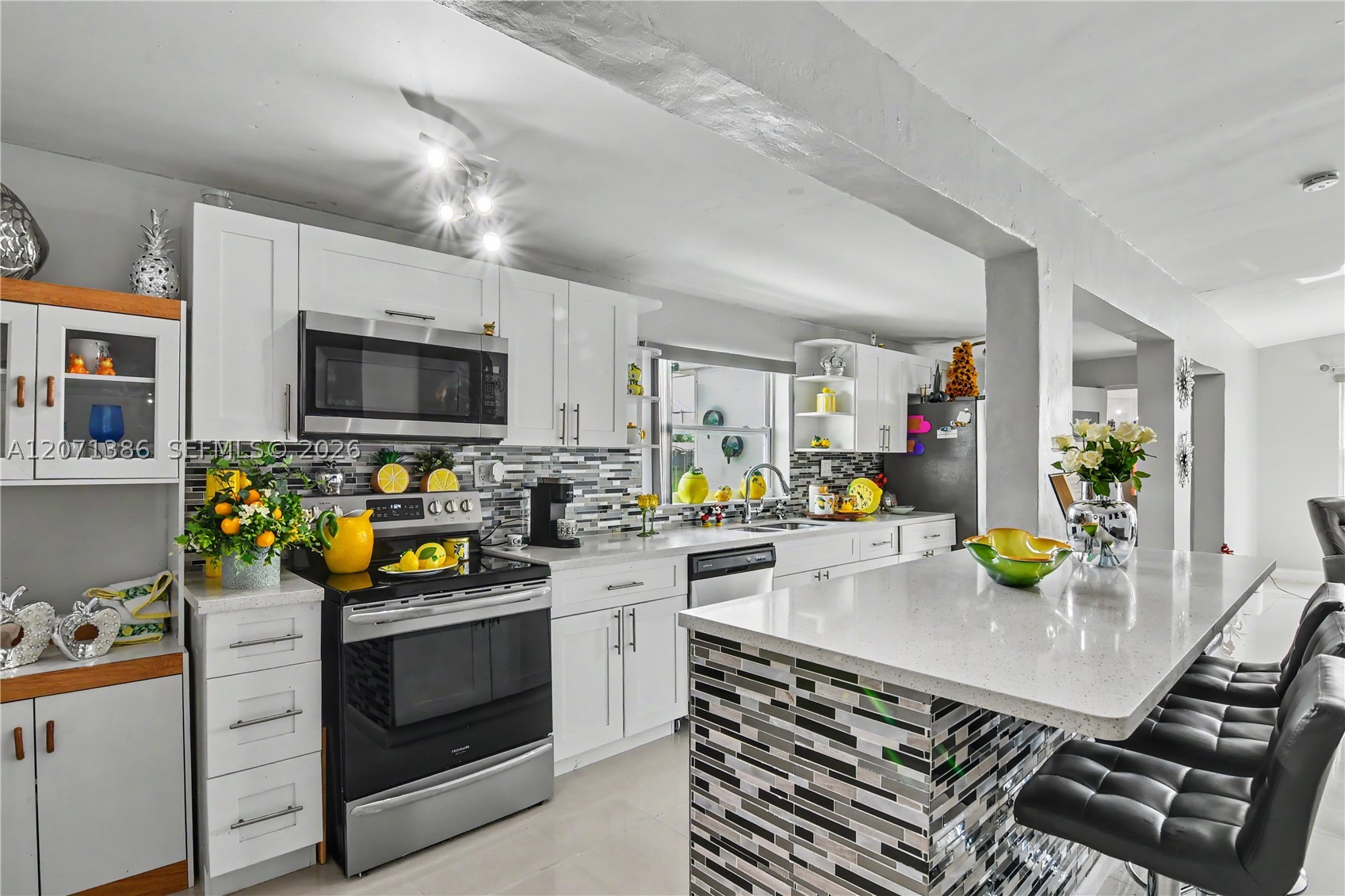 3538 SW 87th Ct, Miami FL 33165