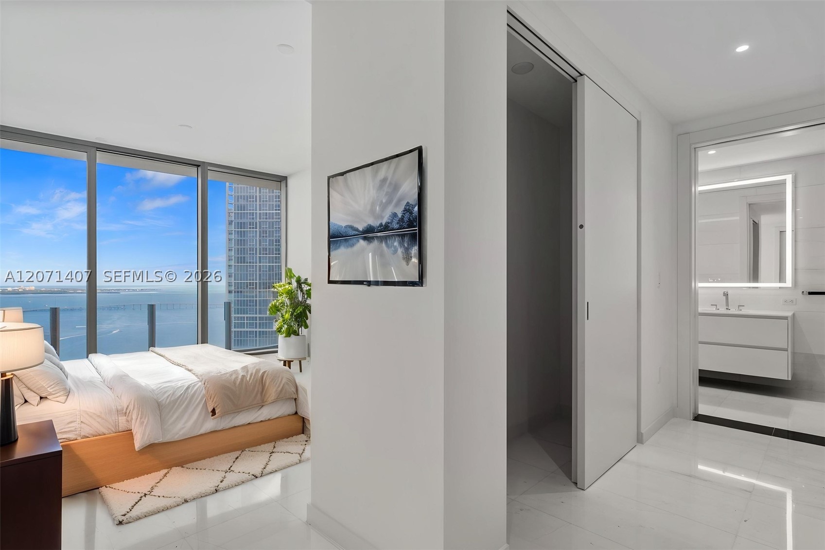 300 Biscayne Boulevard Way #4303C, Miami FL 33131