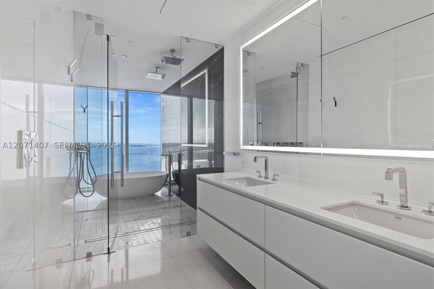 300 Biscayne Boulevard Way #4303C, Miami FL 33131