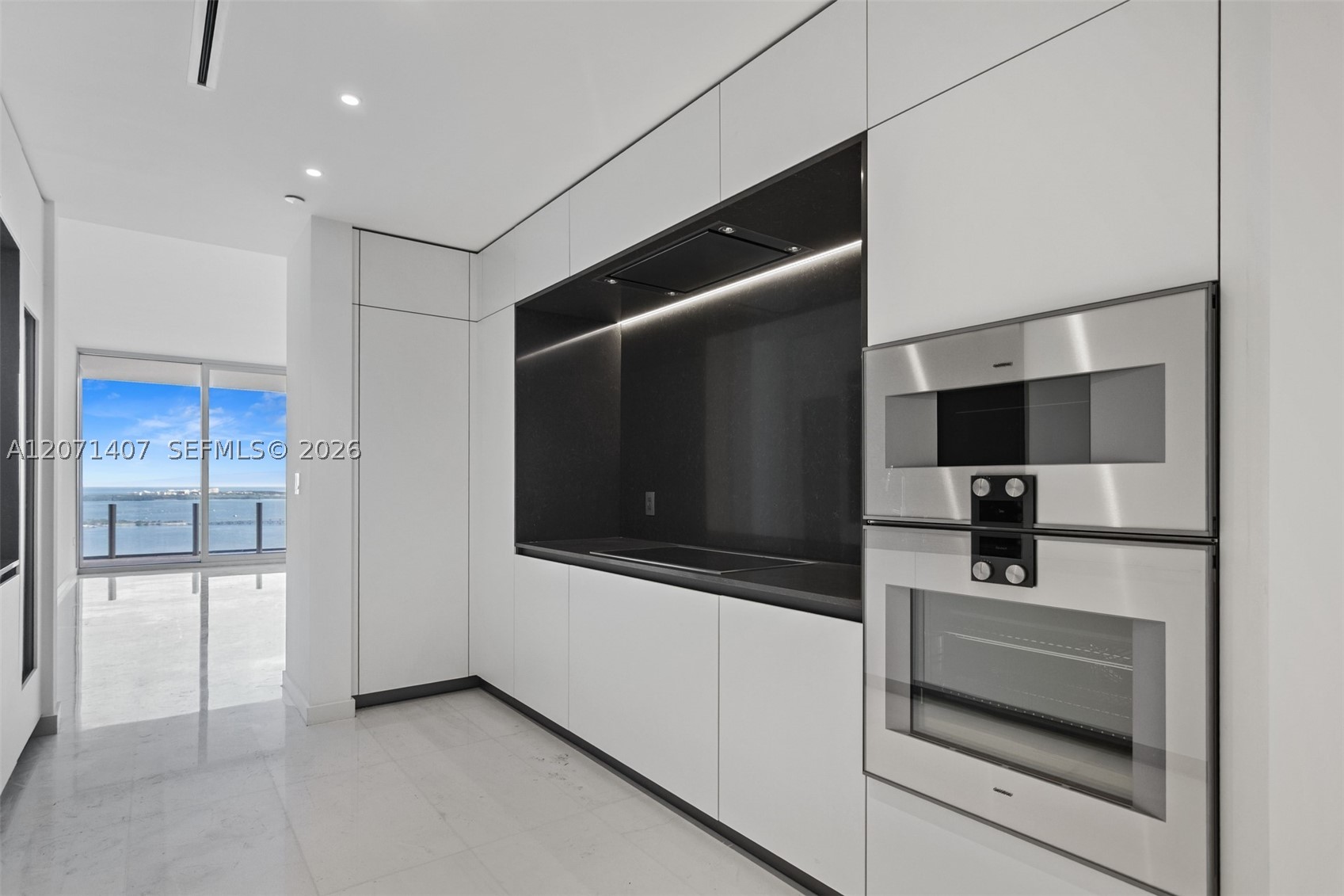 300 Biscayne Boulevard Way #4303C, Miami FL 33131