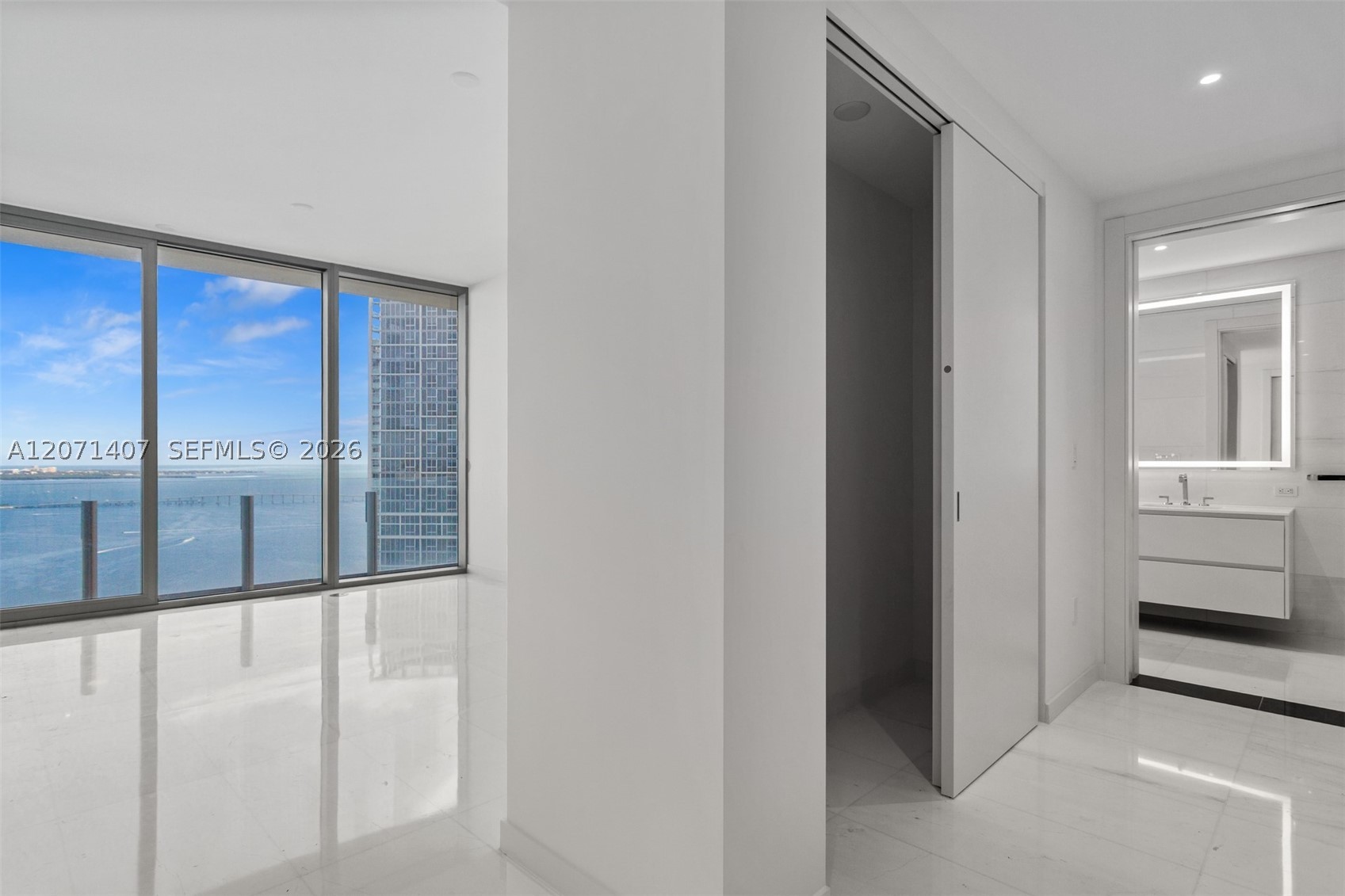 300 Biscayne Boulevard Way #4303C, Miami FL 33131
