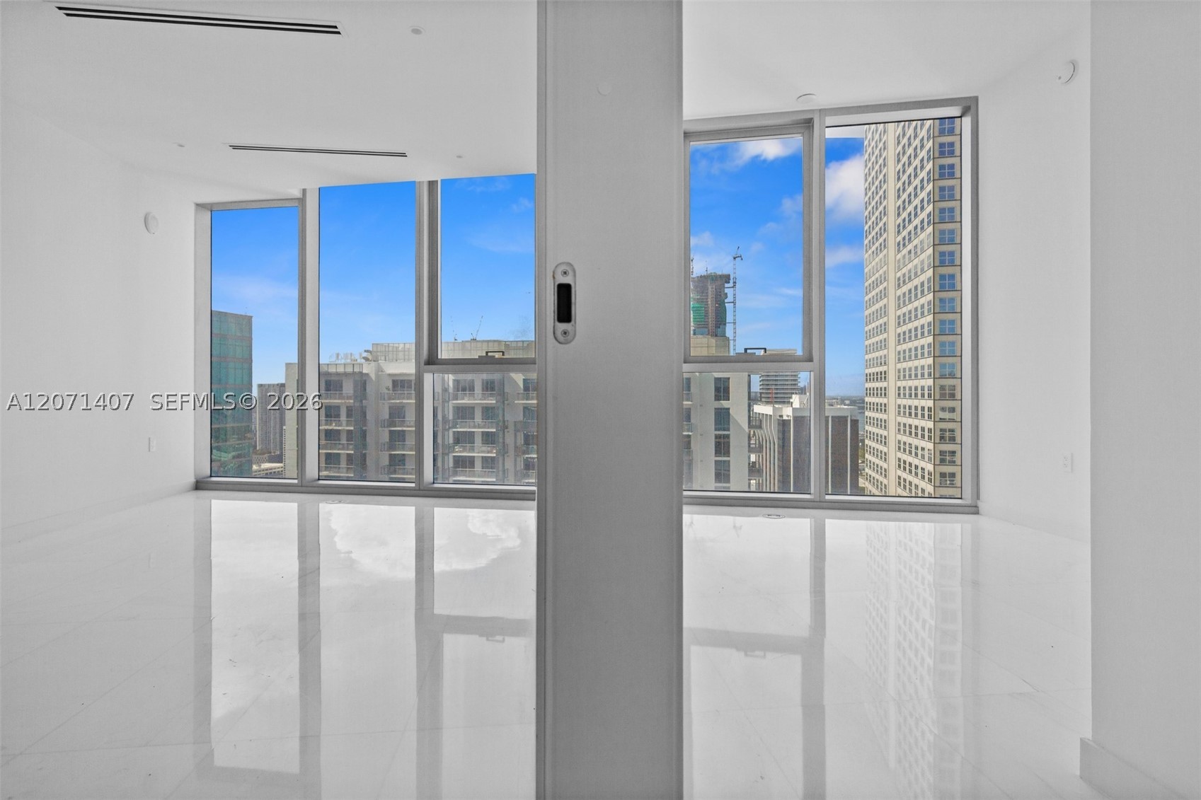 300 Biscayne Boulevard Way #4303C, Miami FL 33131