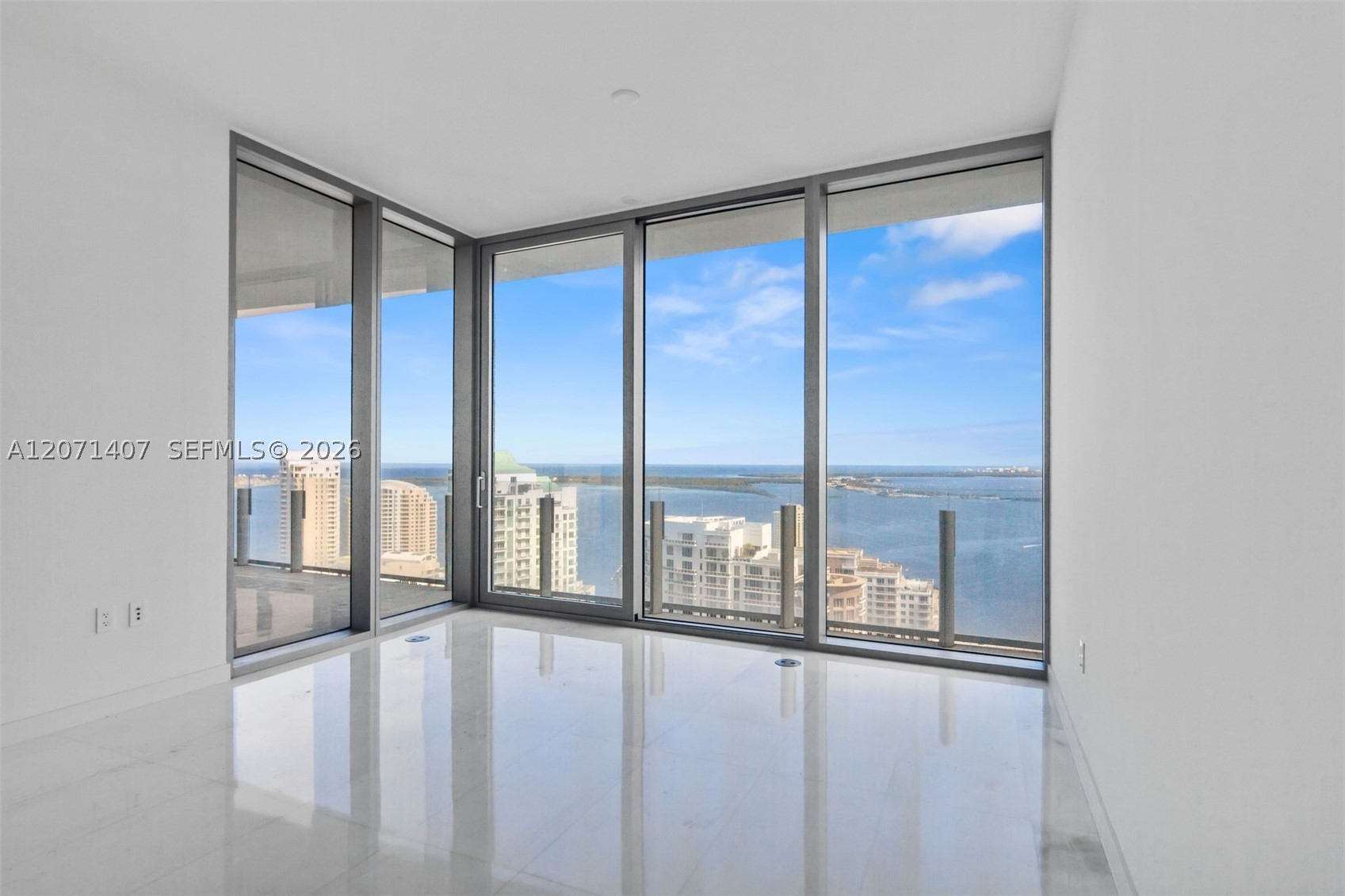 300 Biscayne Boulevard Way #4303C, Miami FL 33131