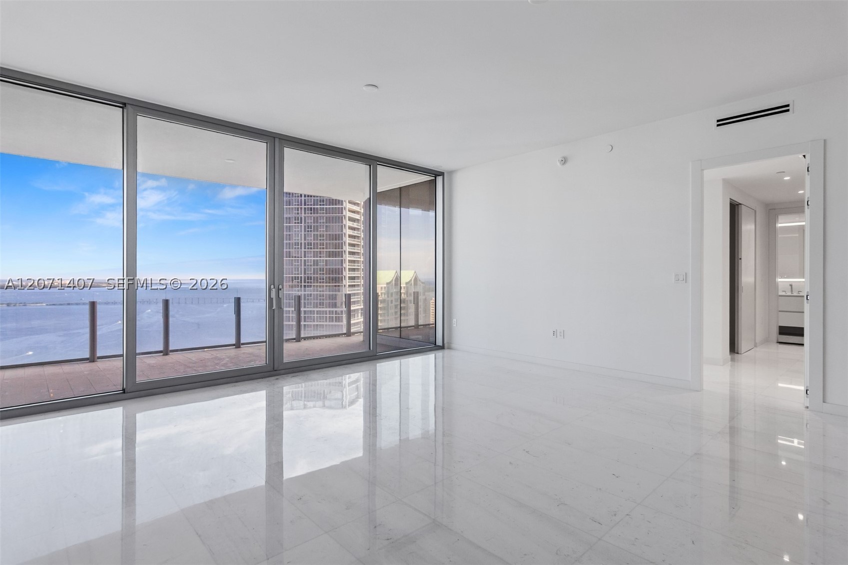 300 Biscayne Boulevard Way #4303C, Miami FL 33131