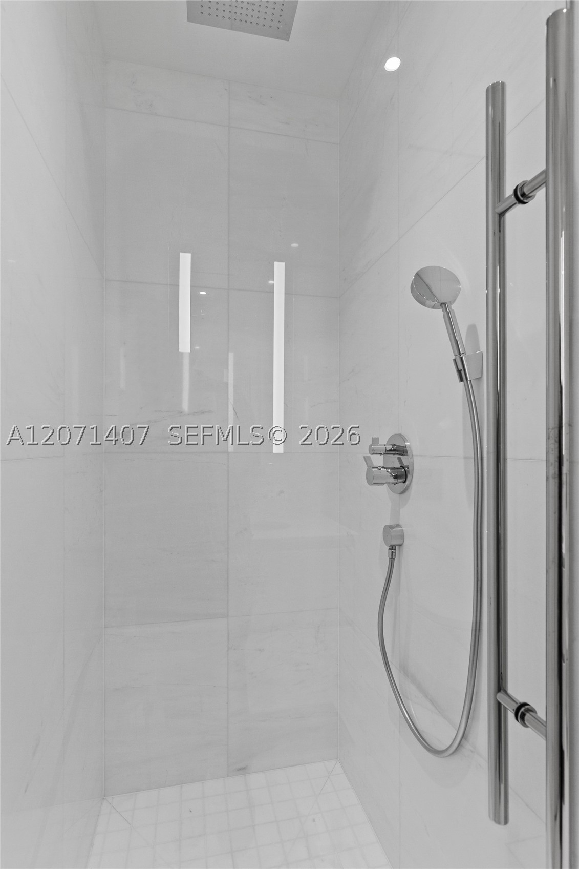 300 Biscayne Boulevard Way #4303C, Miami FL 33131