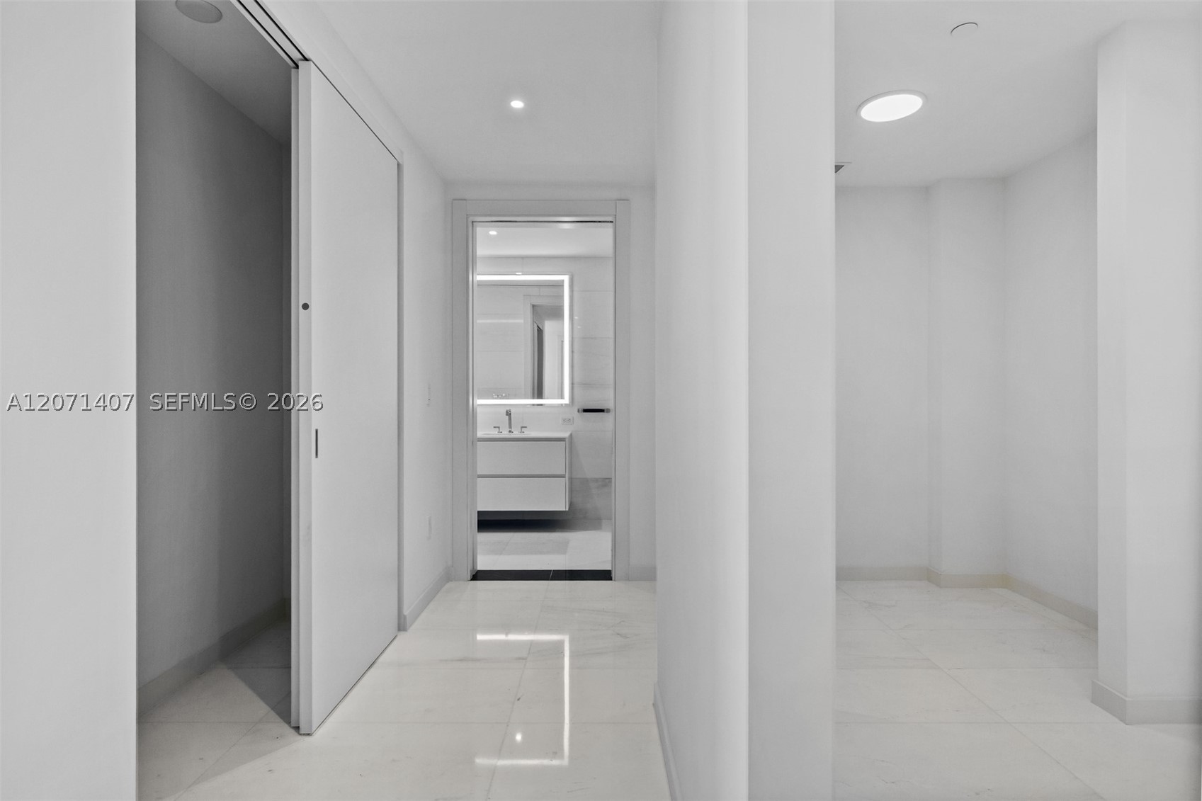 300 Biscayne Boulevard Way #4303C, Miami FL 33131
