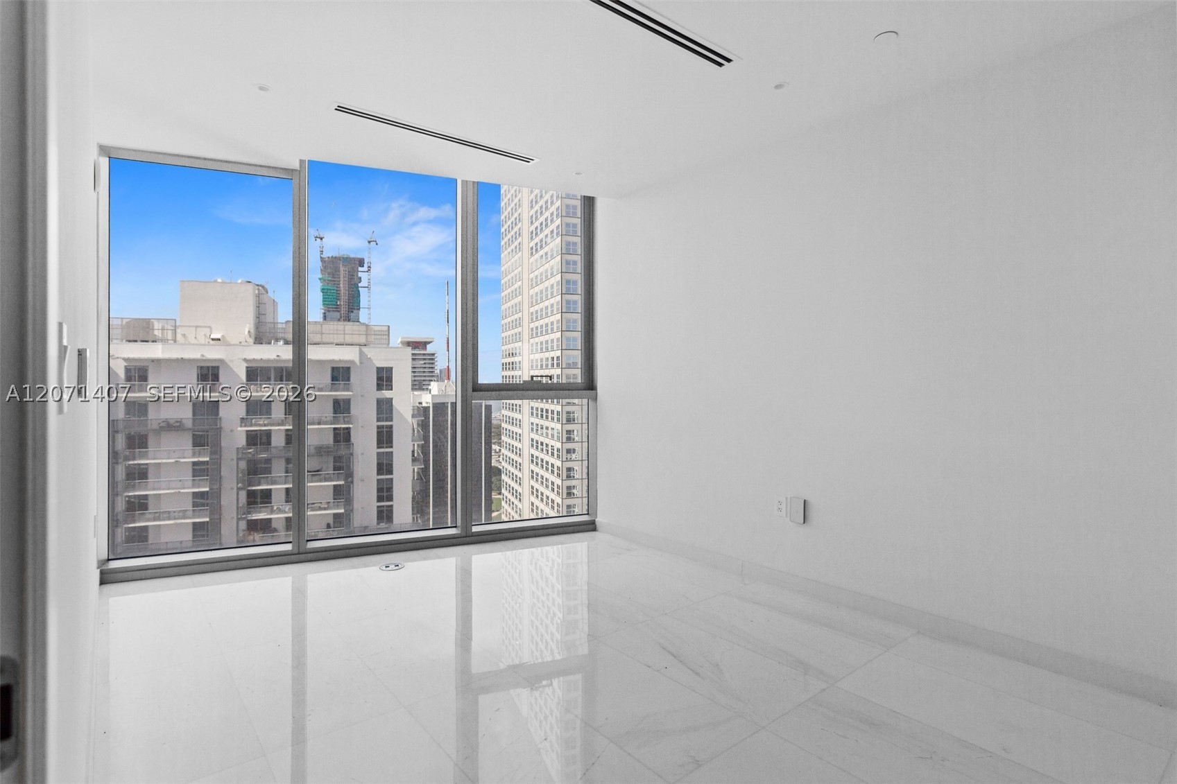 300 Biscayne Boulevard Way #4303C, Miami FL 33131