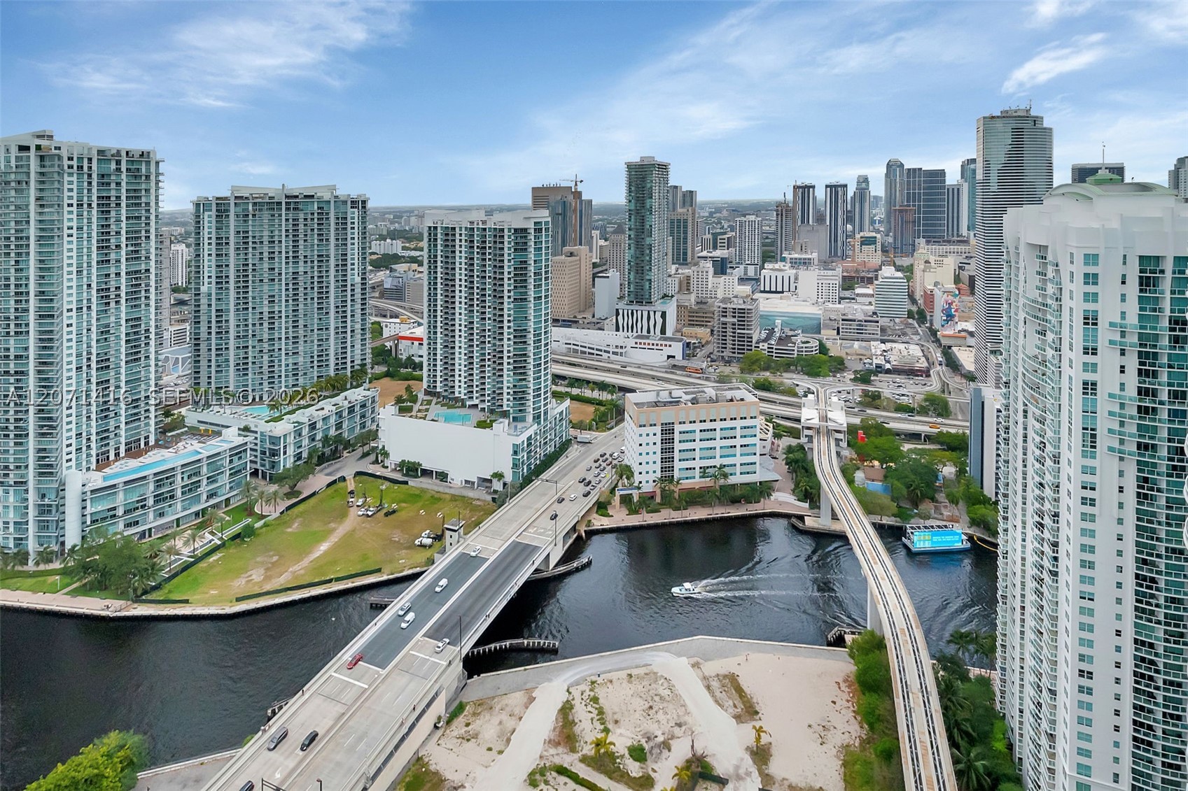 68 SE 6th St #3911, Miami FL 33131