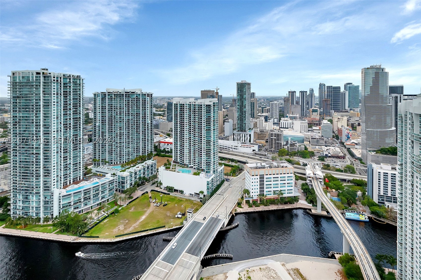 68 SE 6th St #3911, Miami FL 33131