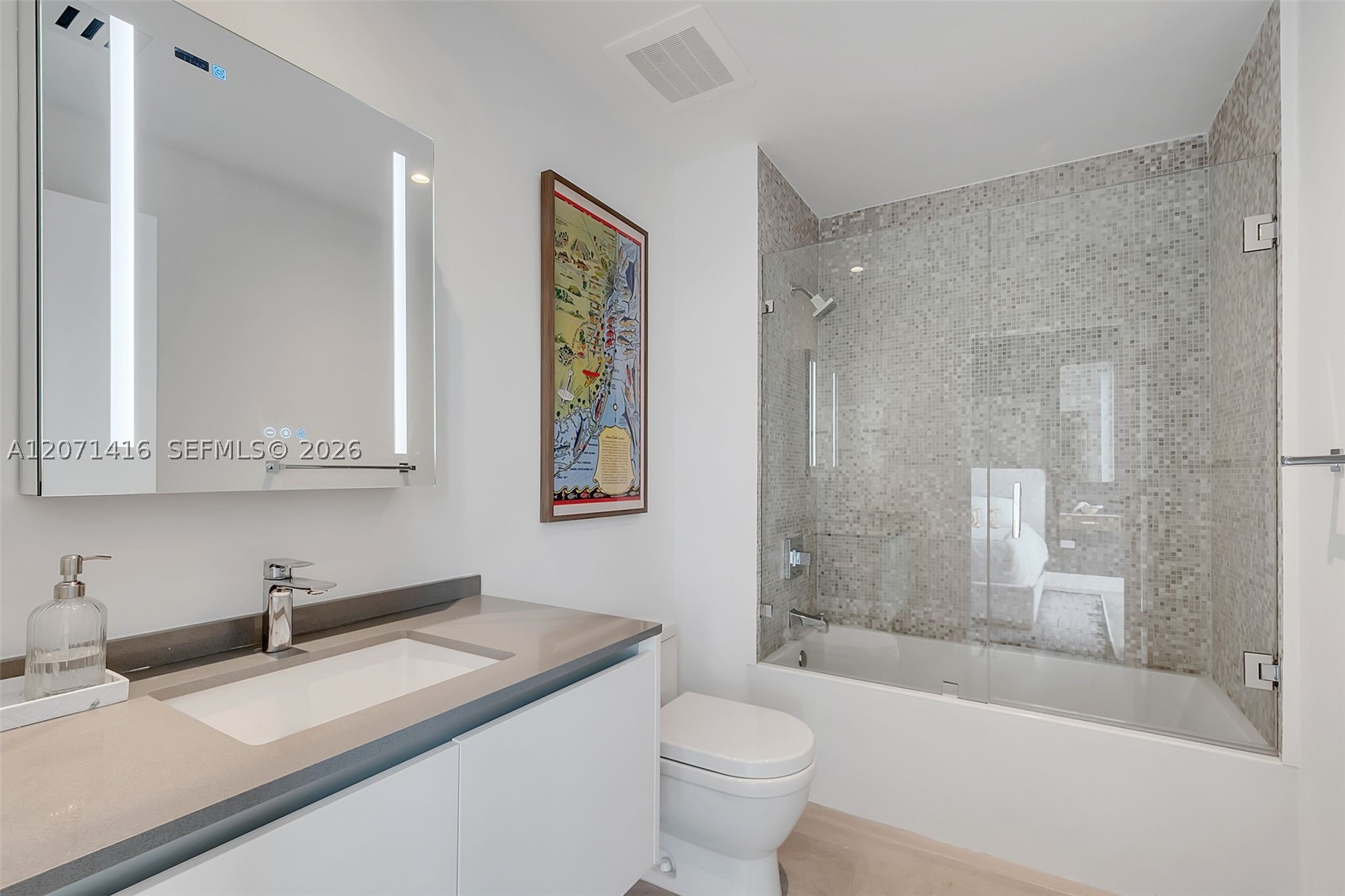 68 SE 6th St #3911, Miami FL 33131