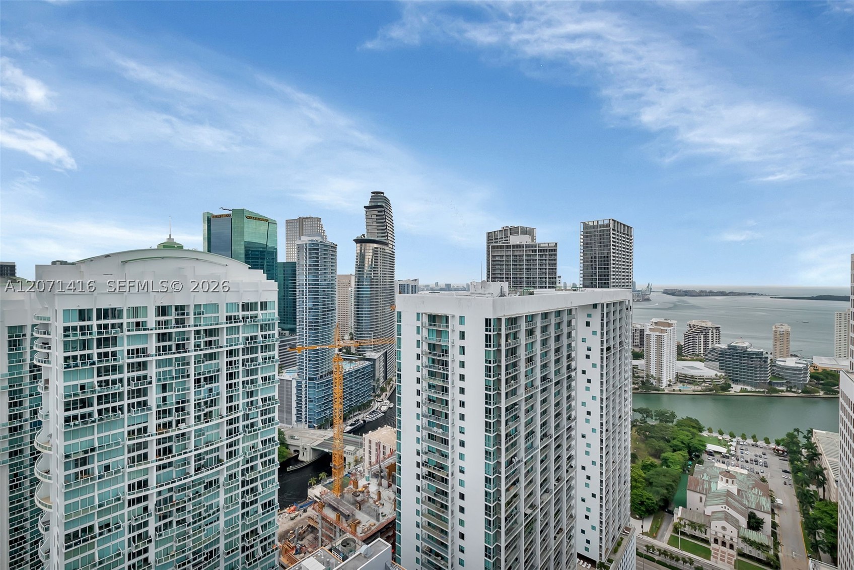 68 SE 6th St #3911, Miami FL 33131