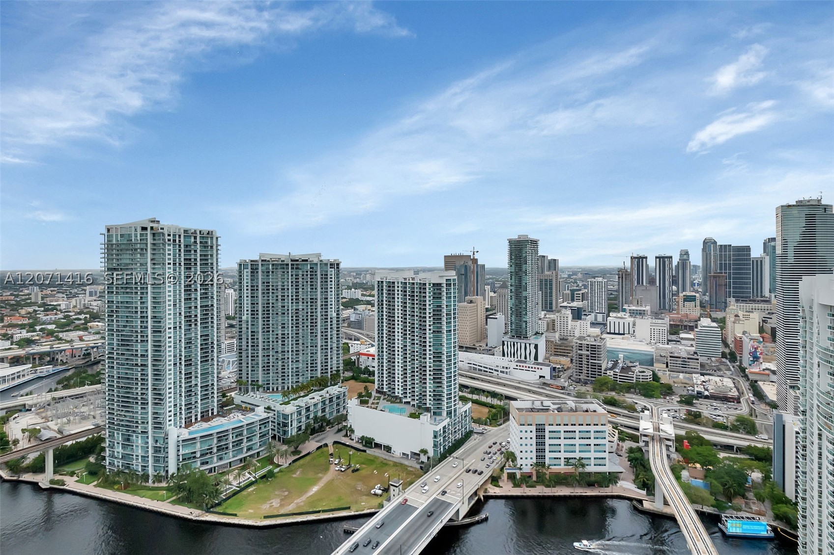 68 SE 6th St #3911, Miami FL 33131