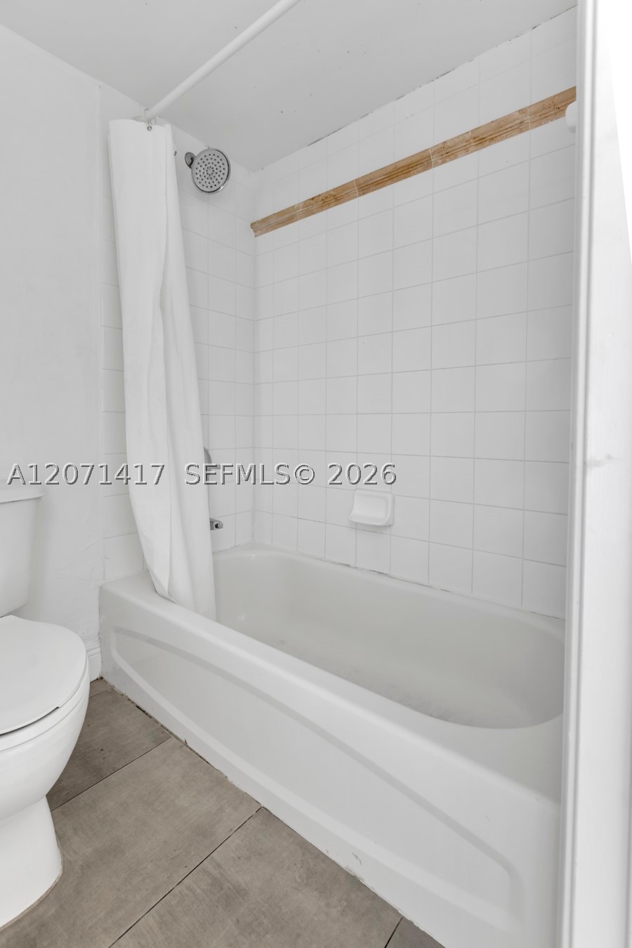 1200 Brickell Bay Dr #3310, Miami FL 33131