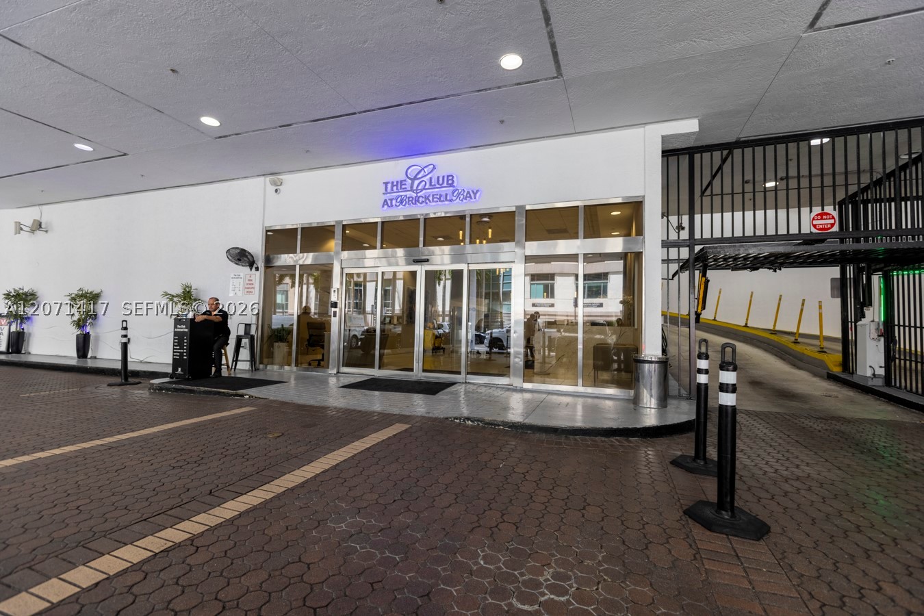 1200 Brickell Bay Dr #3310, Miami FL 33131