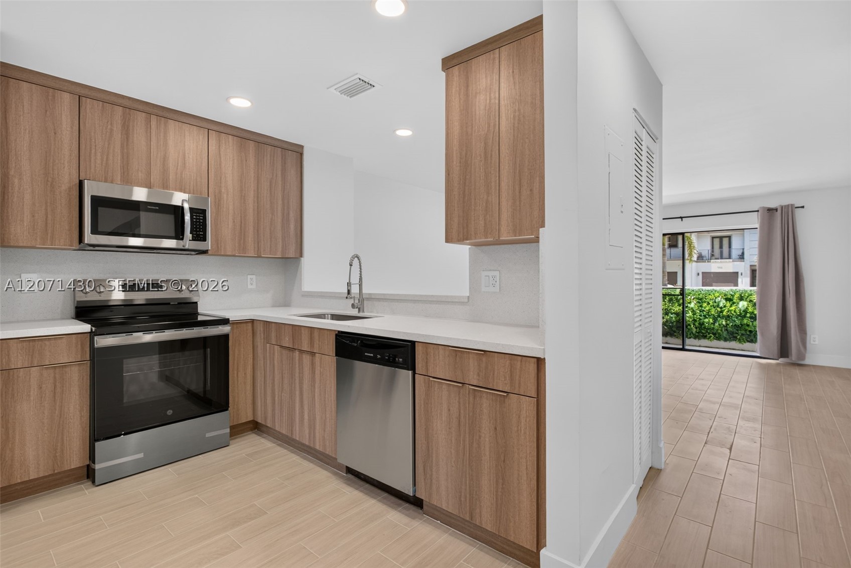 2880 Coral Springs Dr #2878, Coral Springs FL 33065