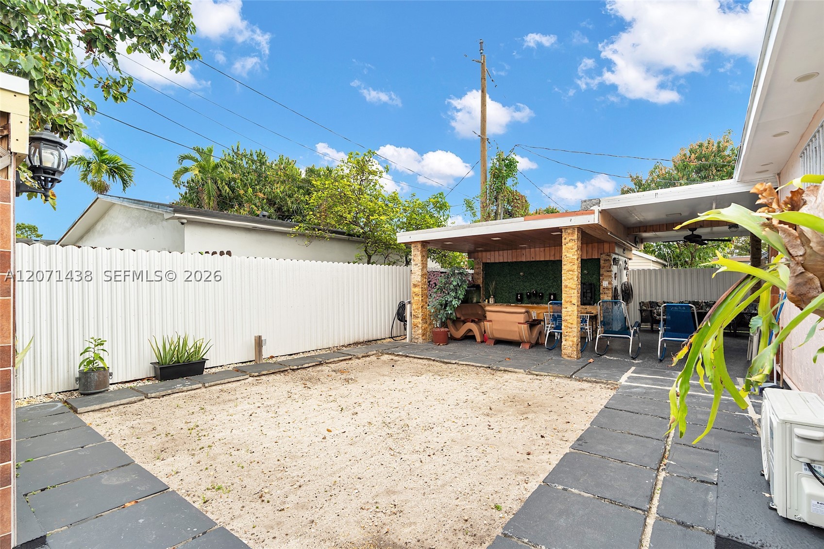 31 SW 58th Ct, Miami FL 33144