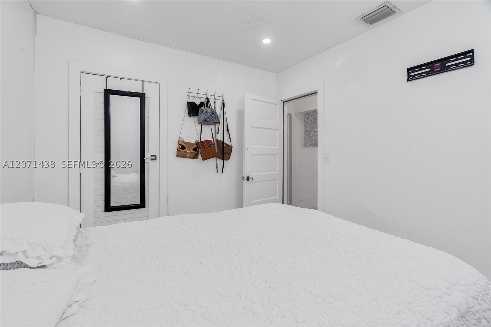 31 SW 58th Ct, Miami FL 33144