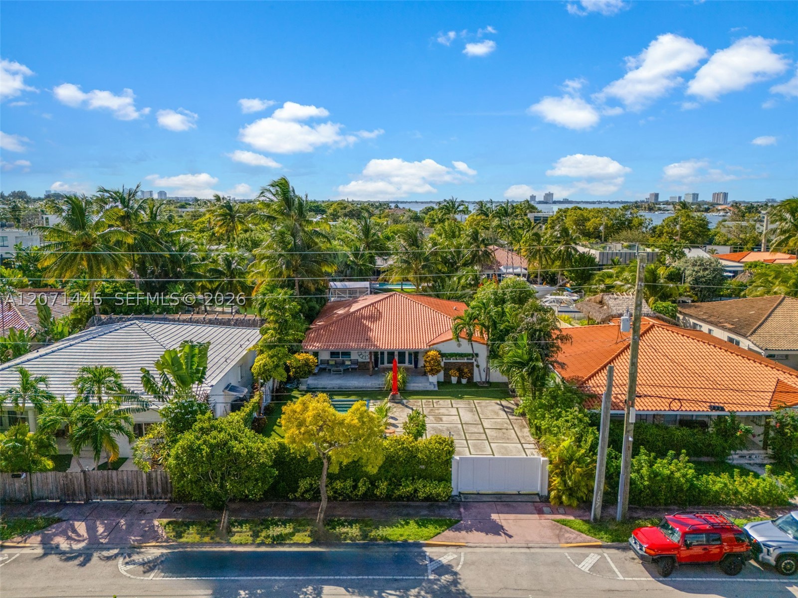 7970 Hawthorne Ave, Miami Beach FL 33141