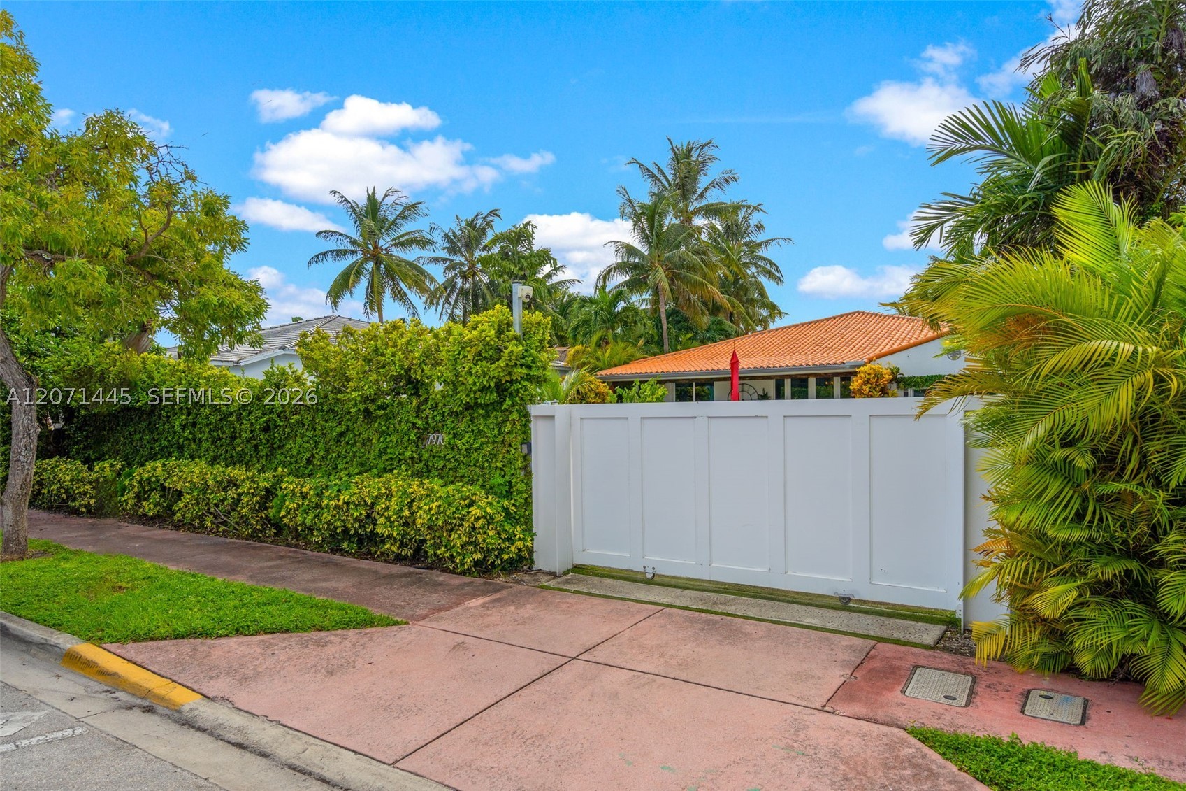 7970 Hawthorne Ave, Miami Beach FL 33141