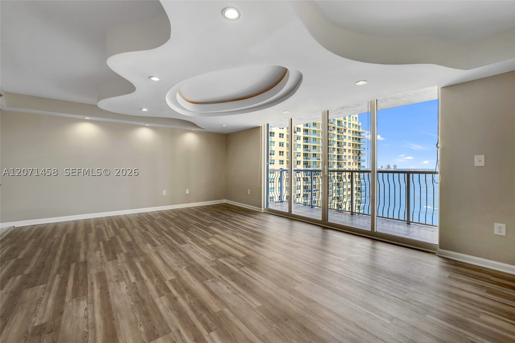 1200 Brickell Bay Dr #3001, Miami FL 33131