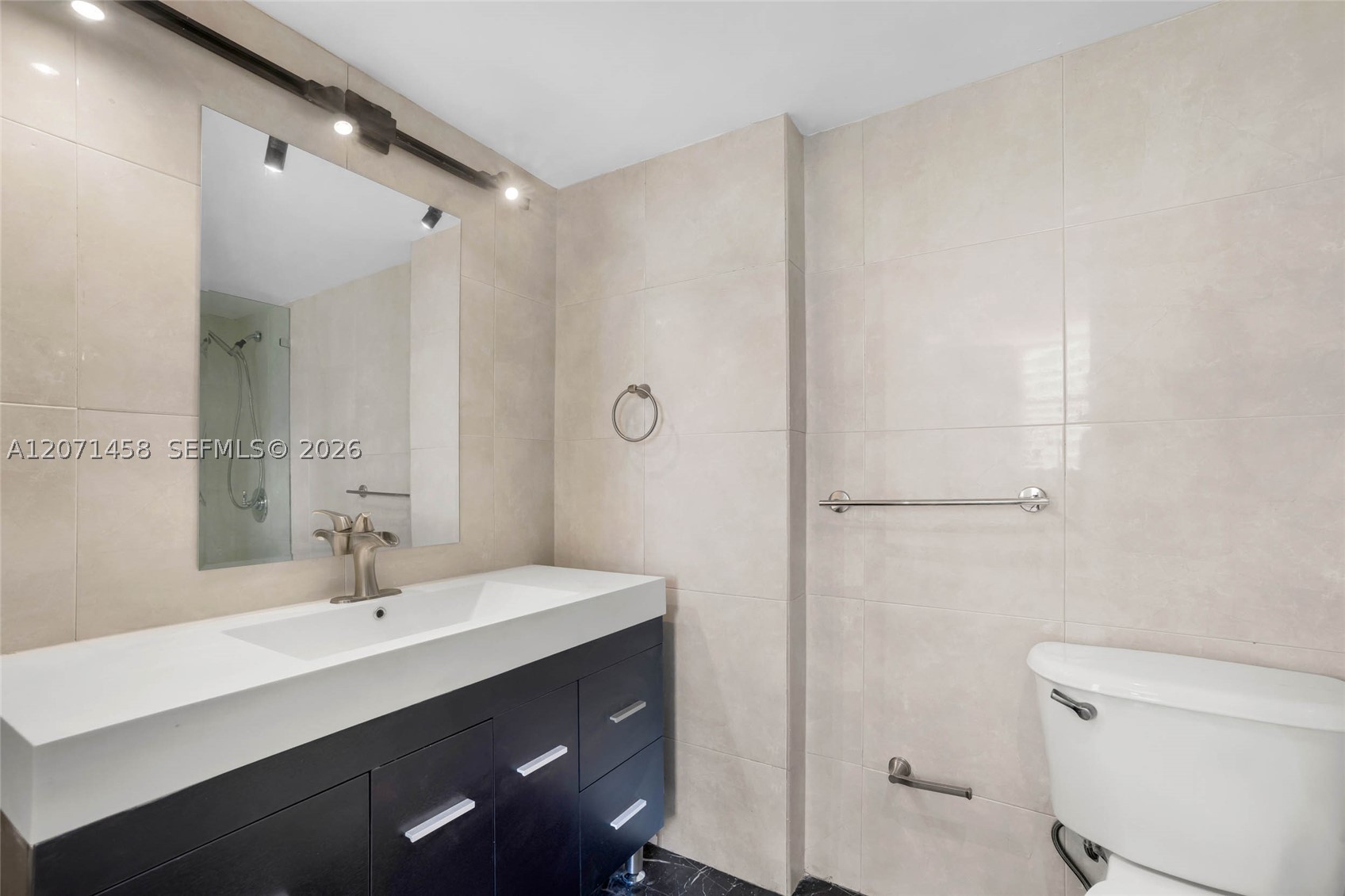 1200 Brickell Bay Dr #3001, Miami FL 33131