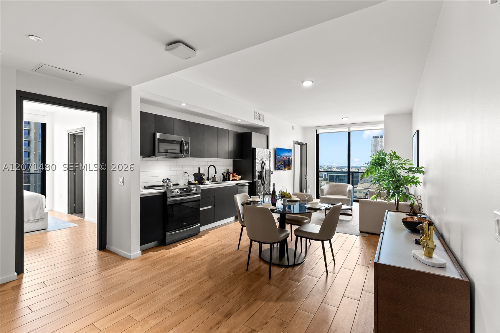398 NE 5th St #2118, Miami FL 33132