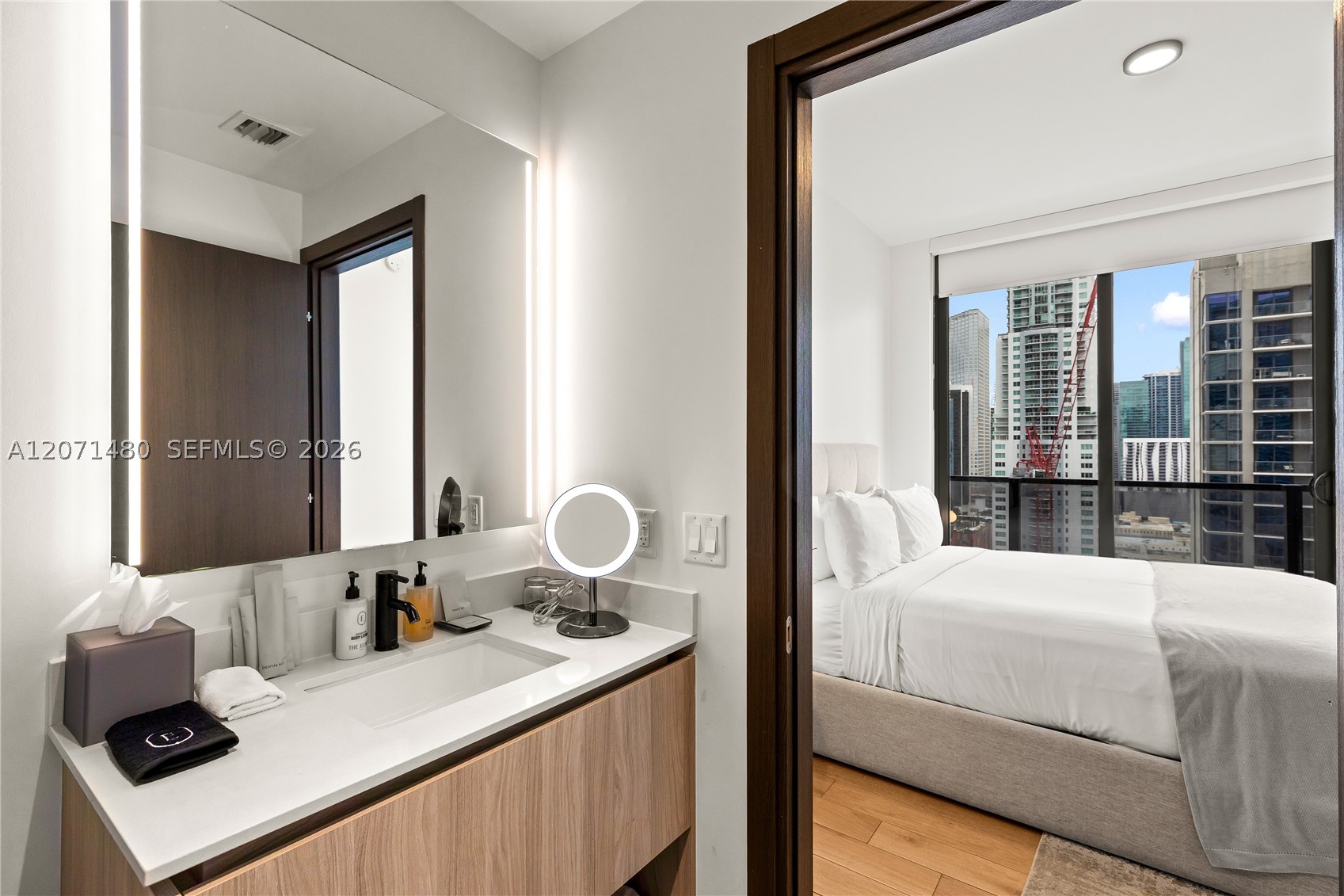 398 NE 5th St #2118, Miami FL 33132