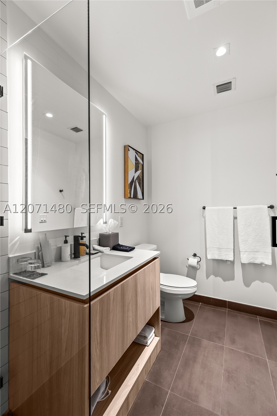398 NE 5th St #2118, Miami FL 33132