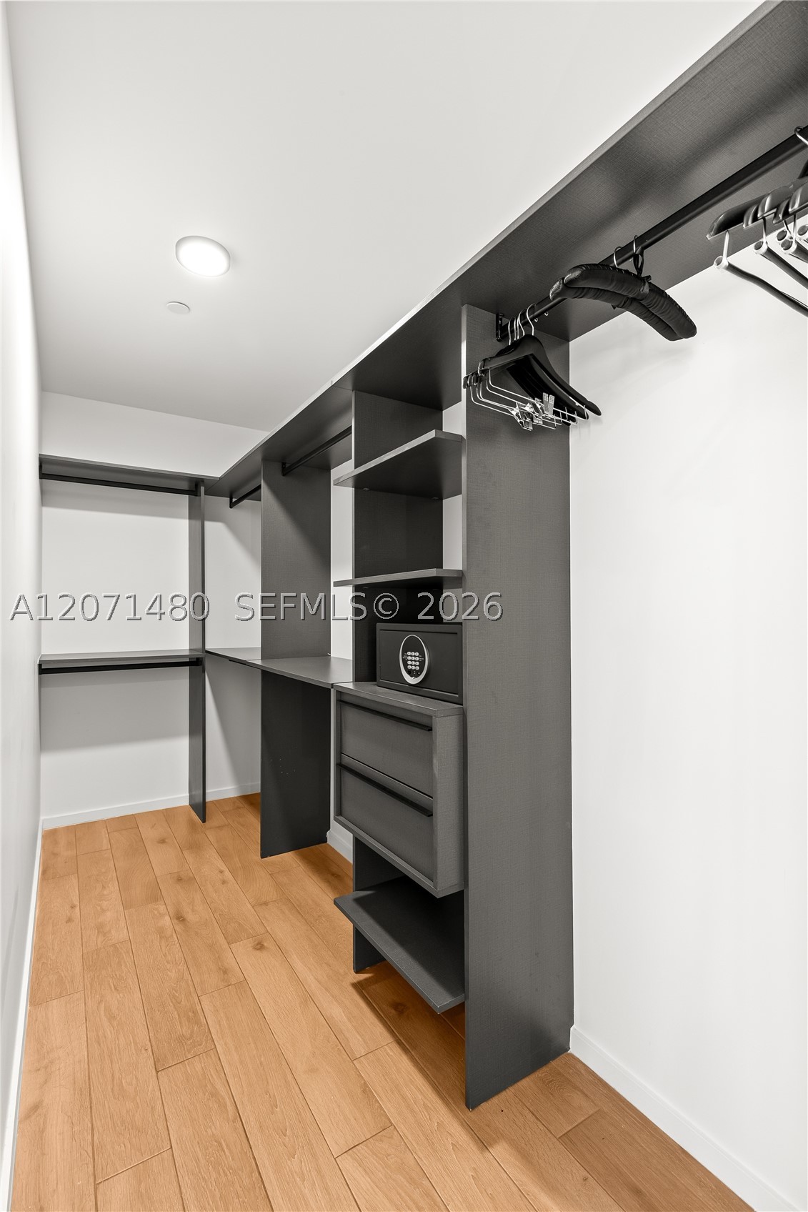 398 NE 5th St #2118, Miami FL 33132