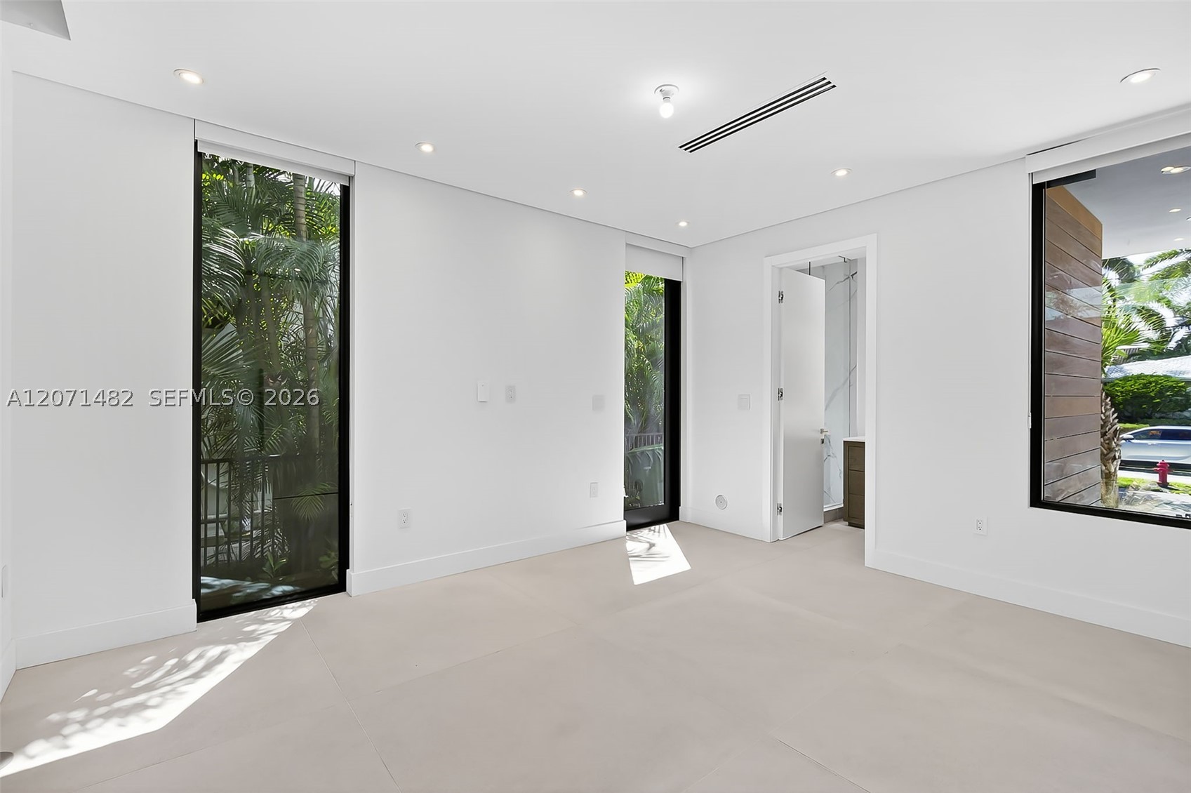620 Solar Isle Dr, Fort Lauderdale FL 33301