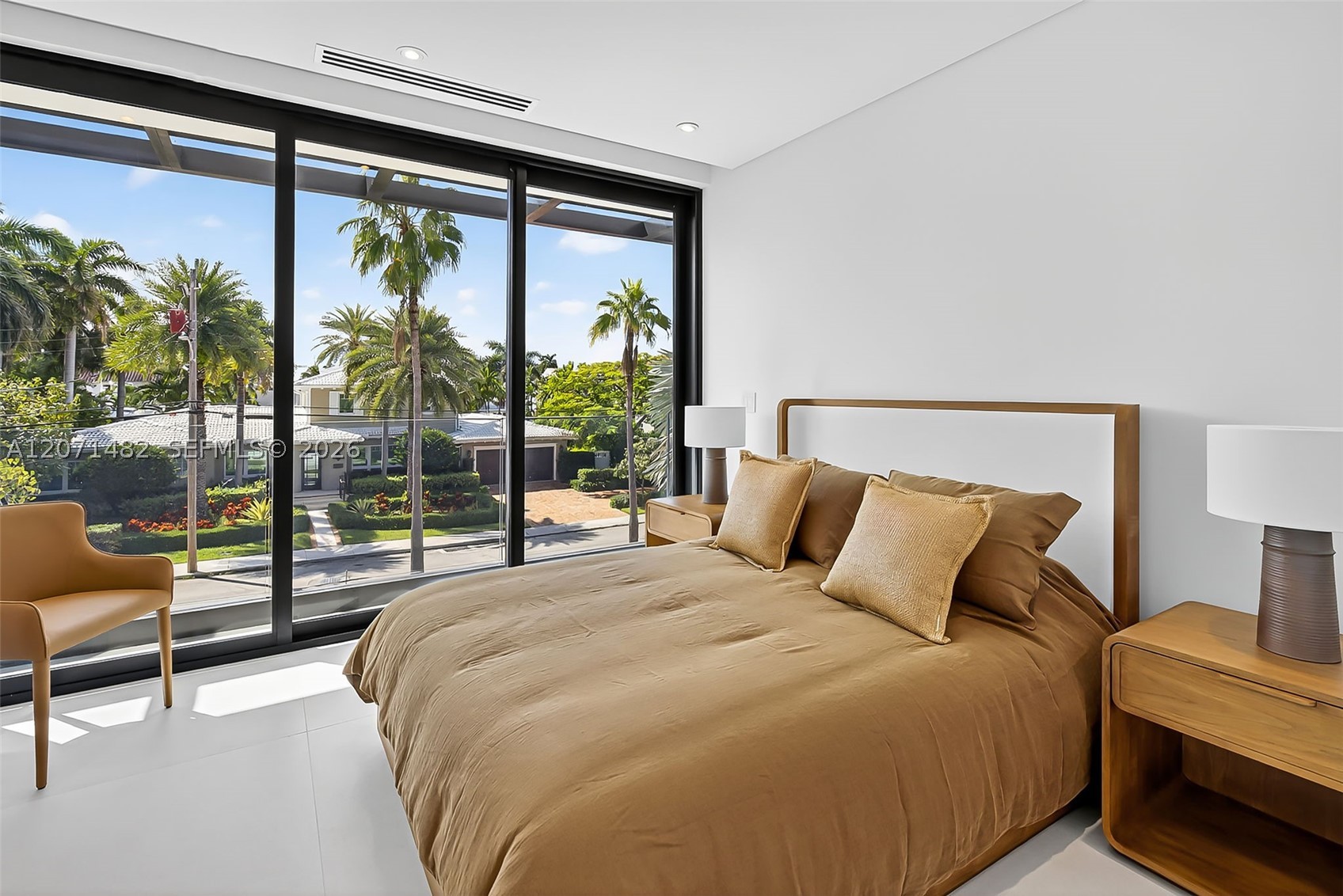 620 Solar Isle Dr, Fort Lauderdale FL 33301