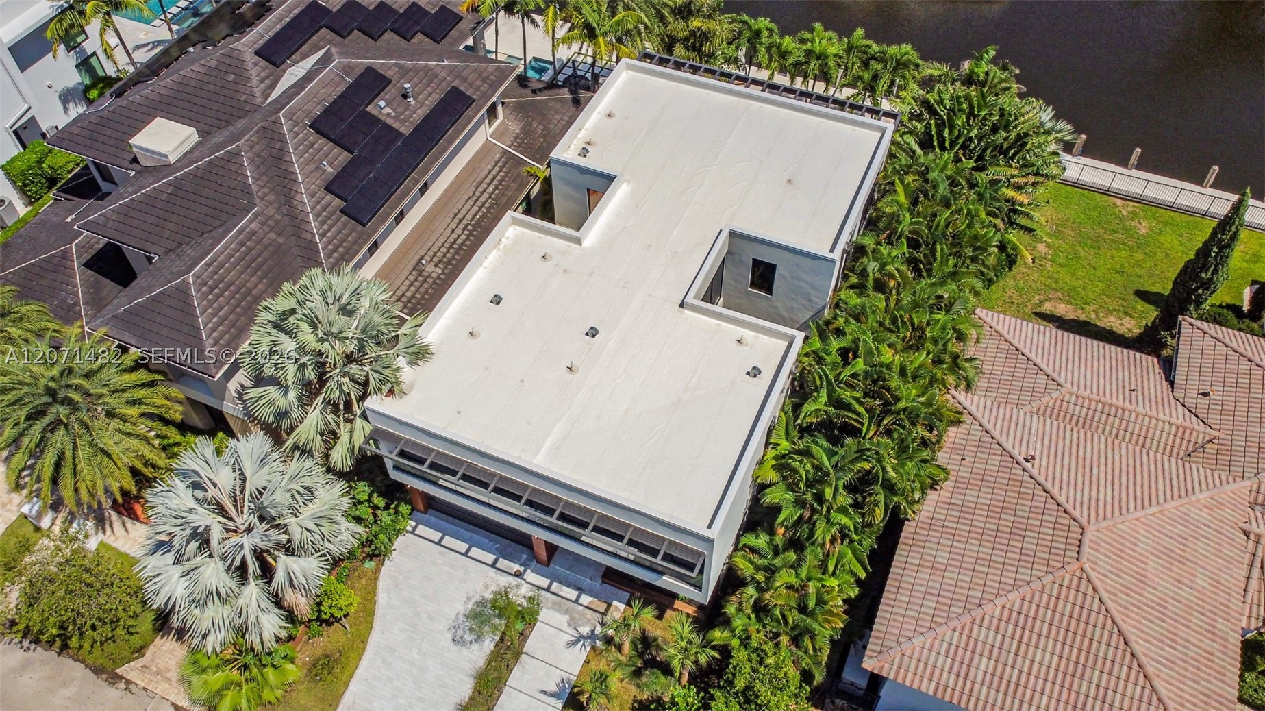 620 Solar Isle Dr, Fort Lauderdale FL 33301