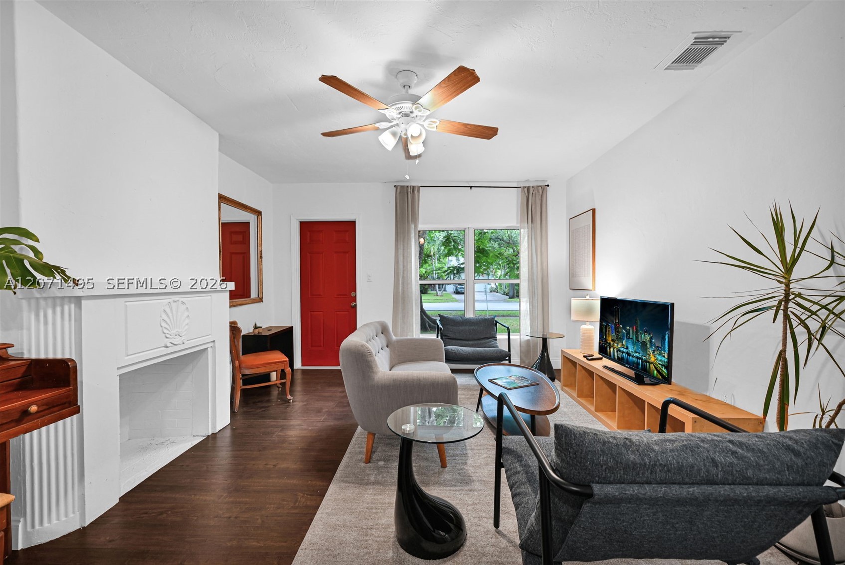 370 NE 87th St, El Portal FL 33138