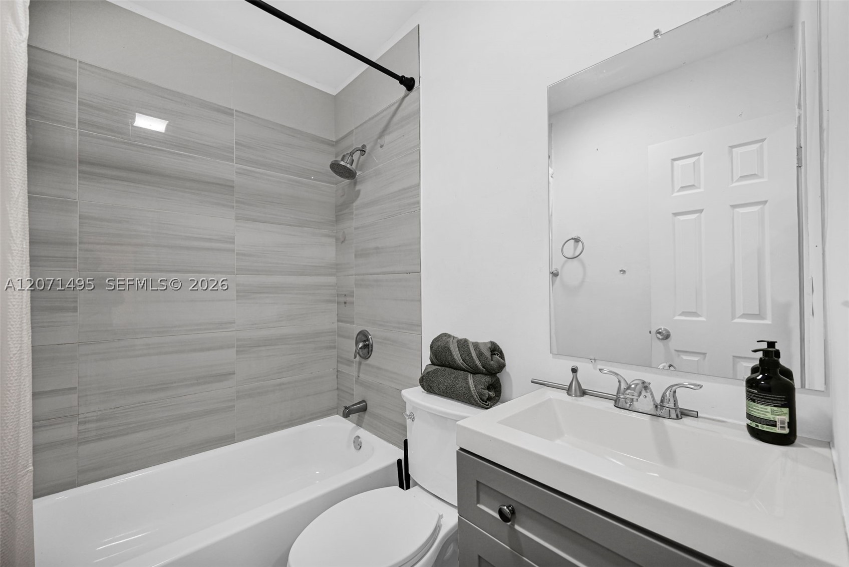 370 NE 87th St, El Portal FL 33138