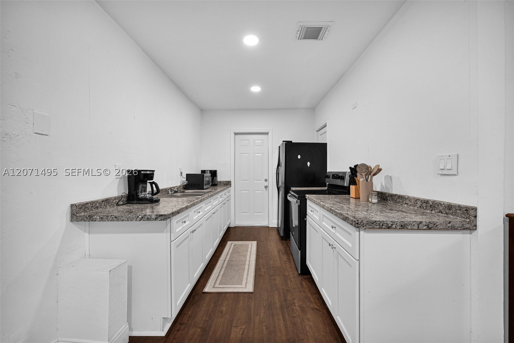 370 NE 87th St, El Portal FL 33138