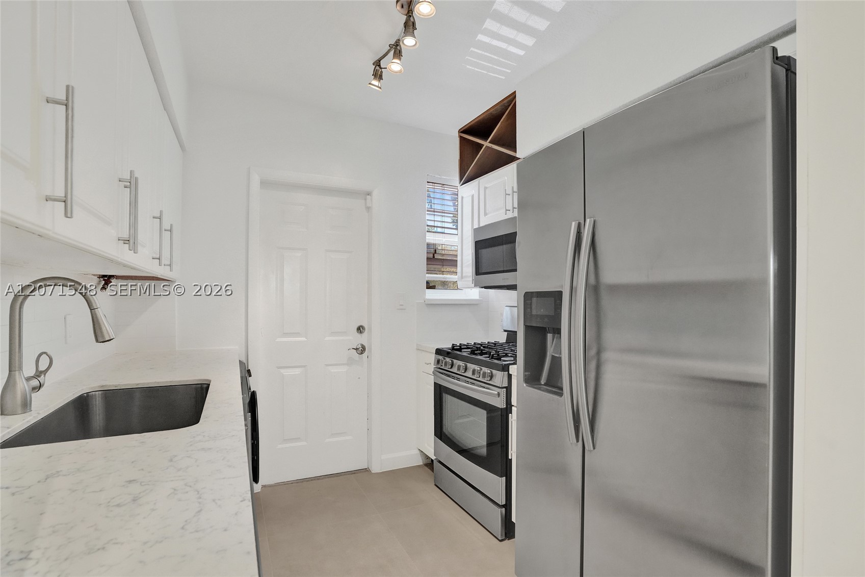 350 S Shore Dr #12, Miami Beach FL 33141