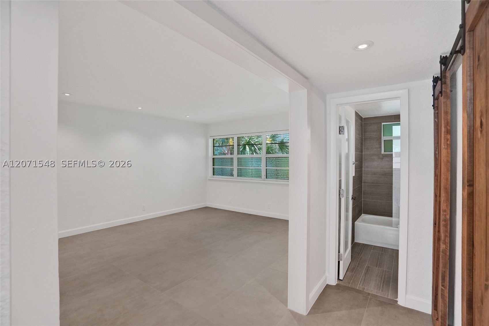 350 S Shore Dr #12, Miami Beach FL 33141
