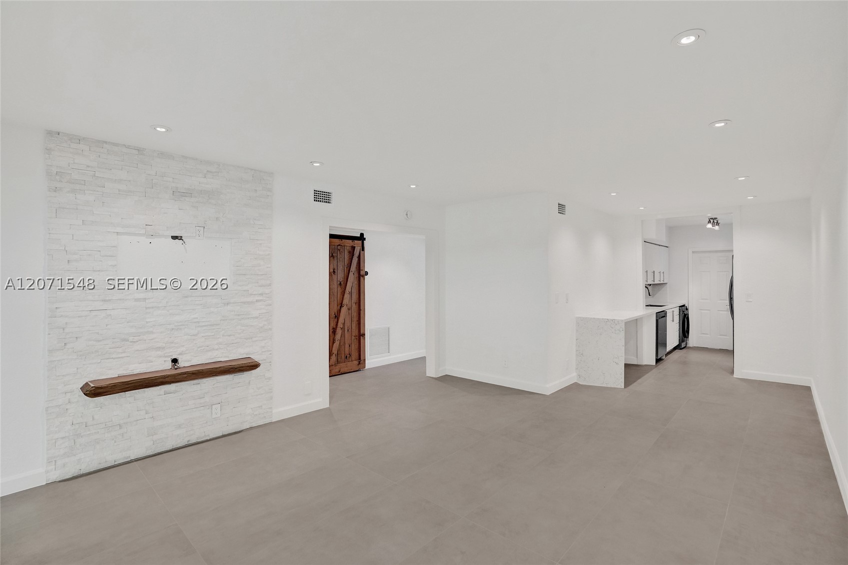 350 S Shore Dr #12, Miami Beach FL 33141
