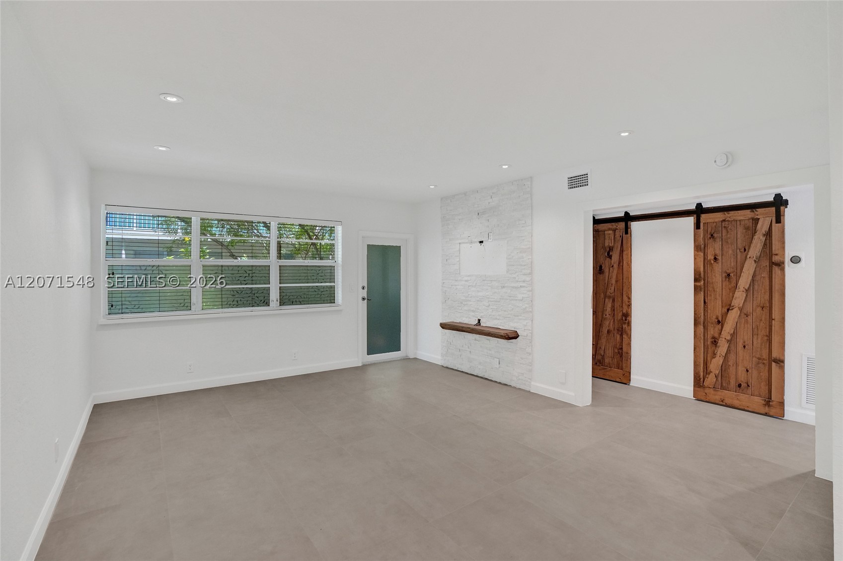 350 S Shore Dr #12, Miami Beach FL 33141