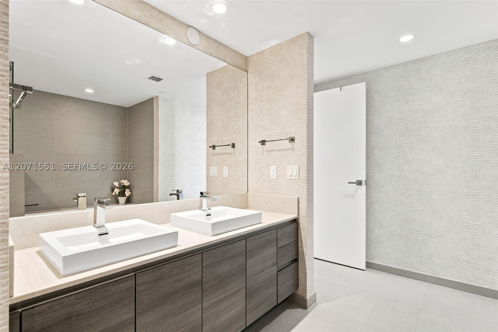 1080 Brickell Ave #3800, Miami FL 33131