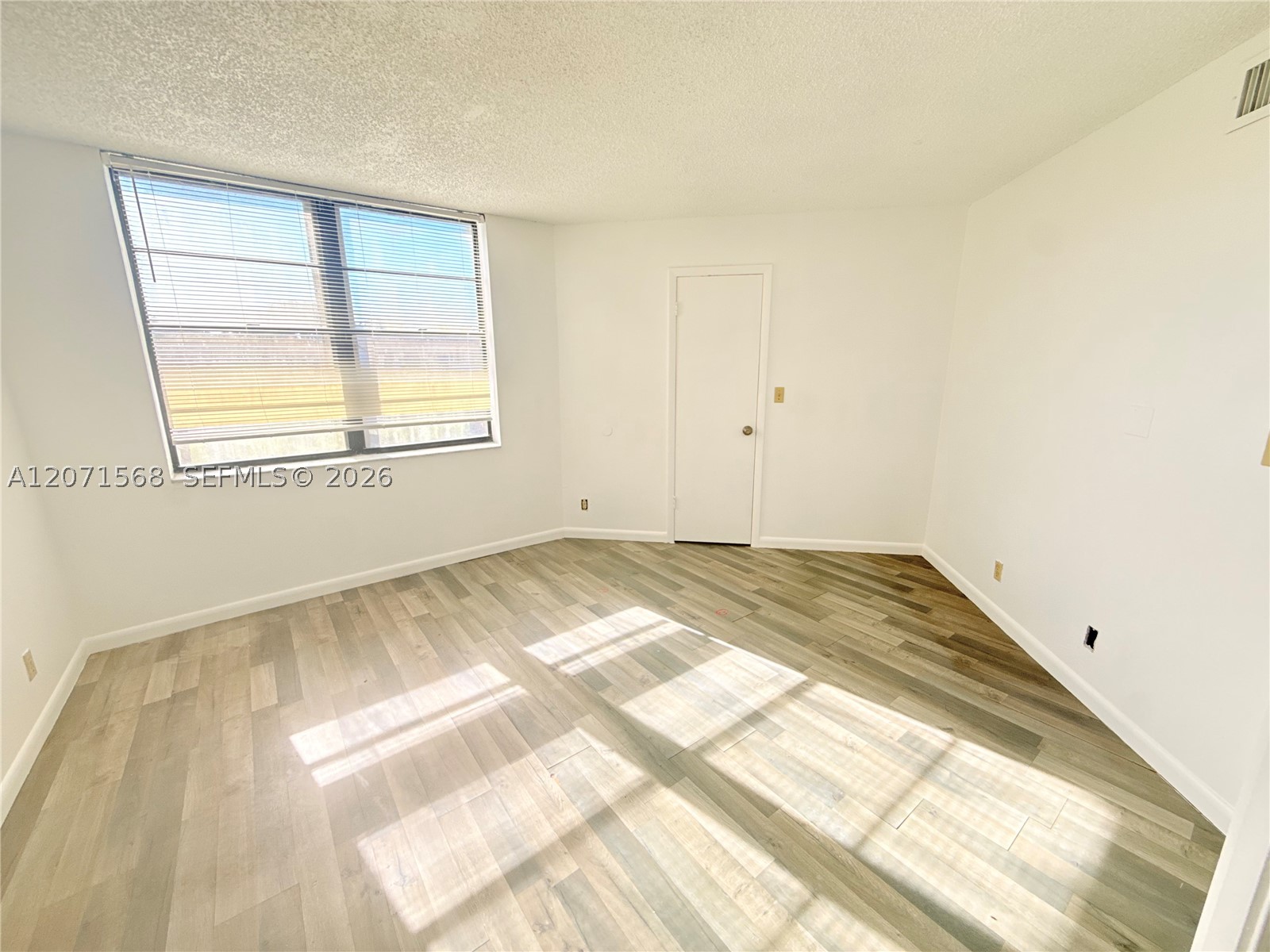 210 Lake Pointe Dr #210, Oakland Park FL 33309