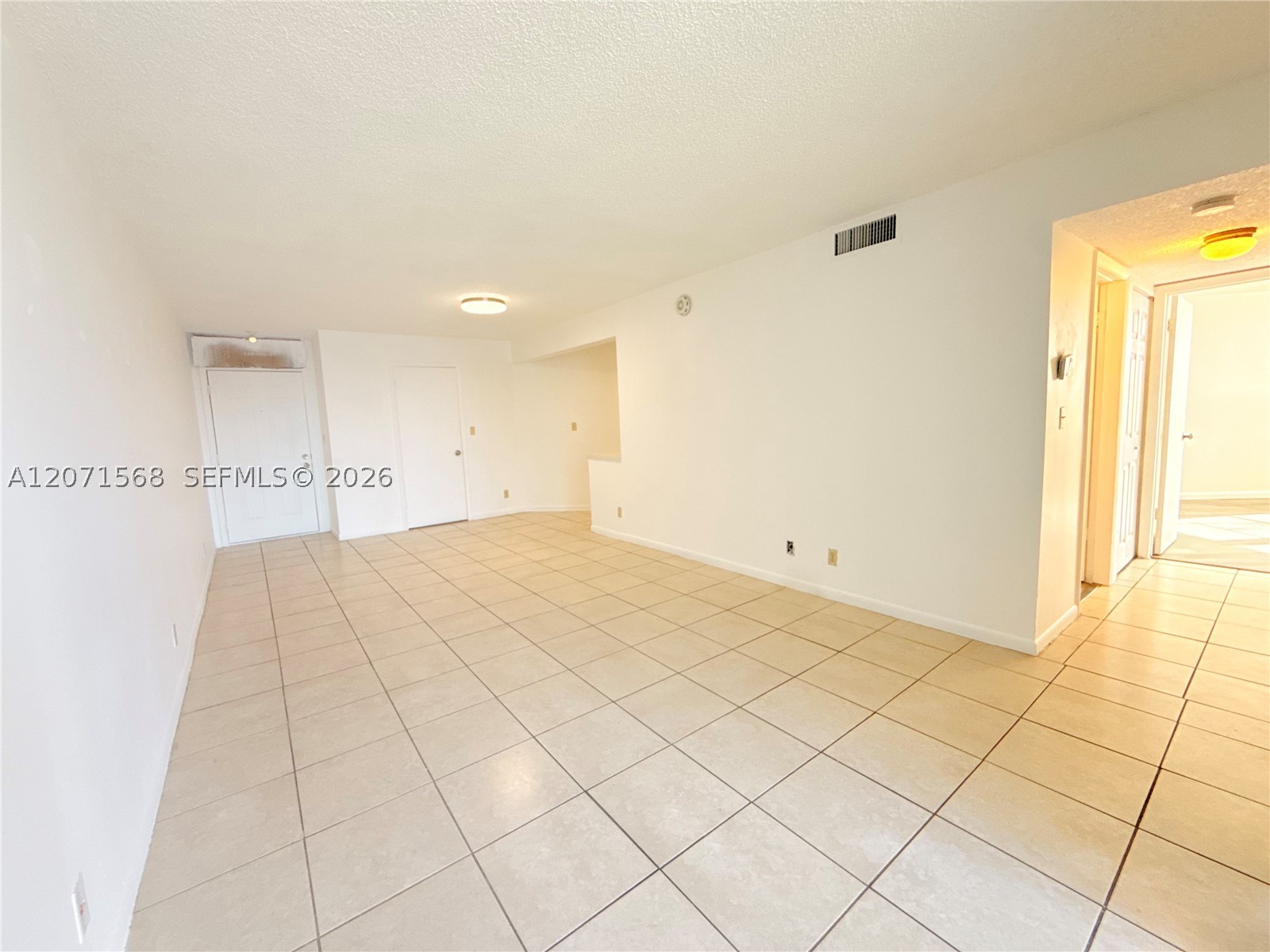 210 Lake Pointe Dr #210, Oakland Park FL 33309