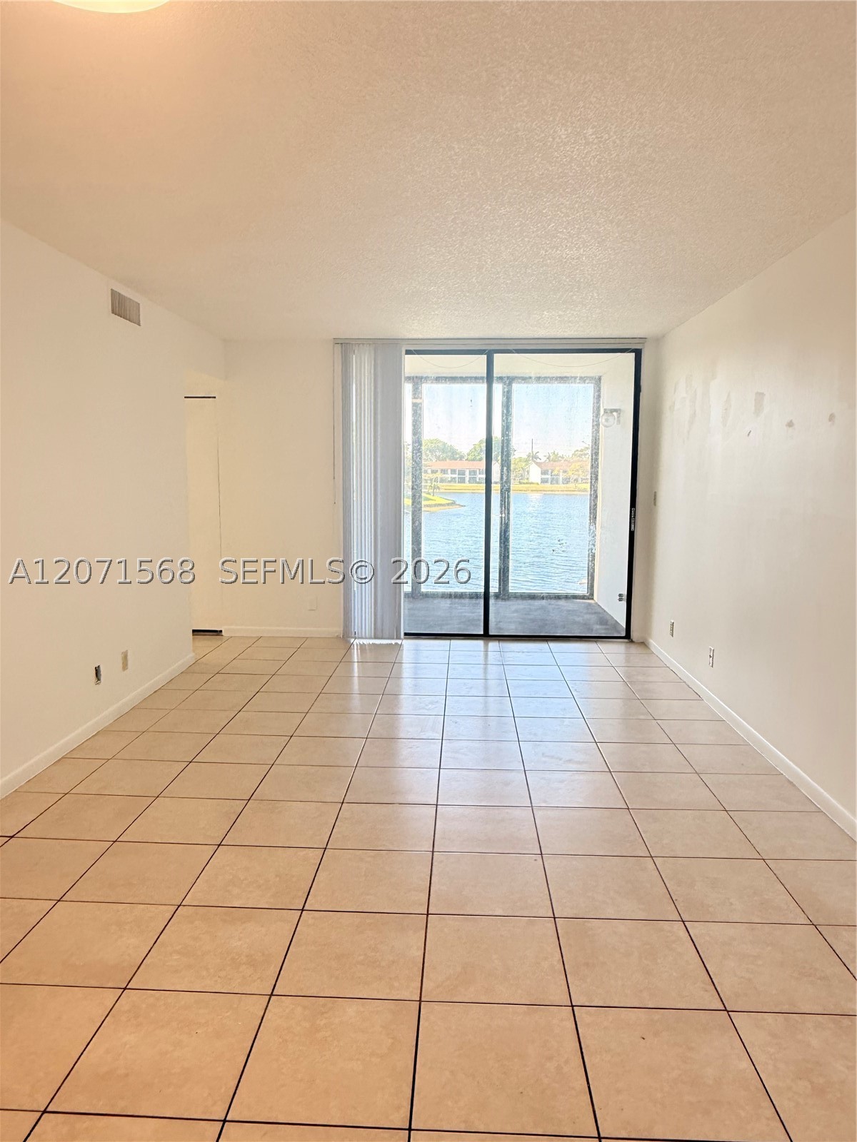 210 Lake Pointe Dr #210, Oakland Park FL 33309