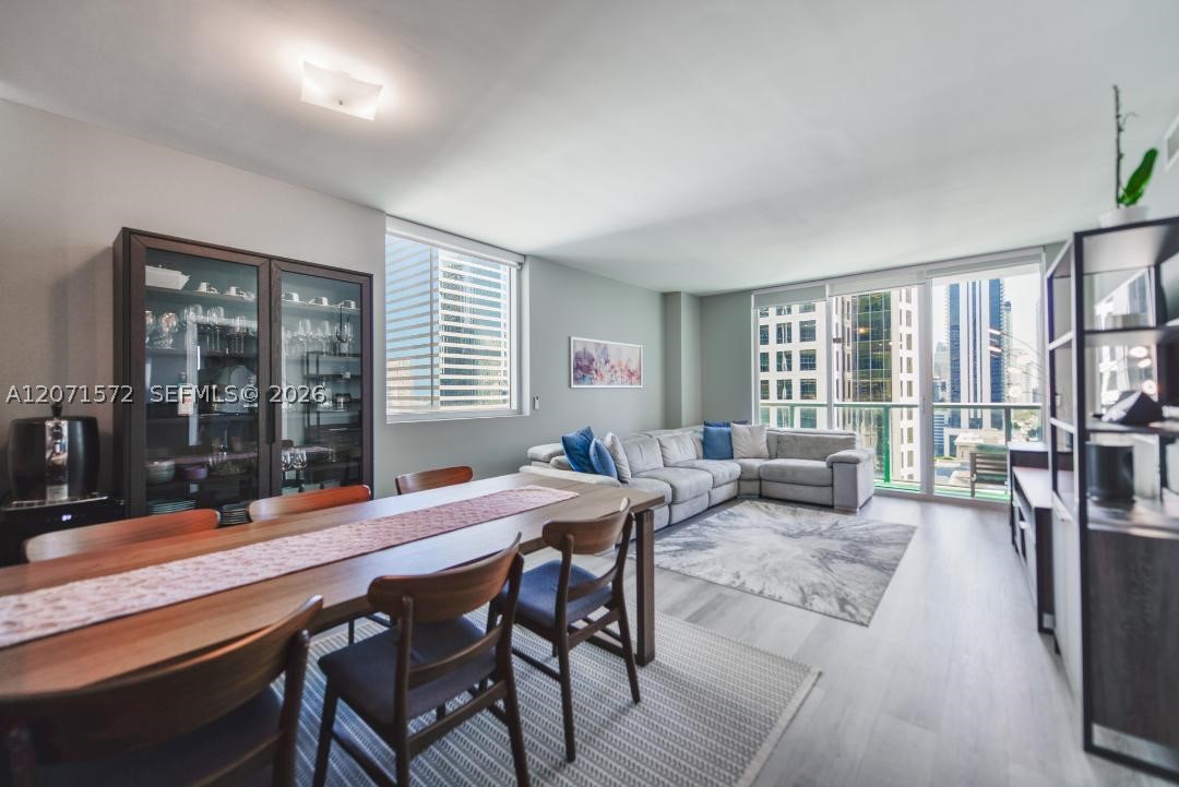 55 SE 6th St #2110, Miami FL 33131
