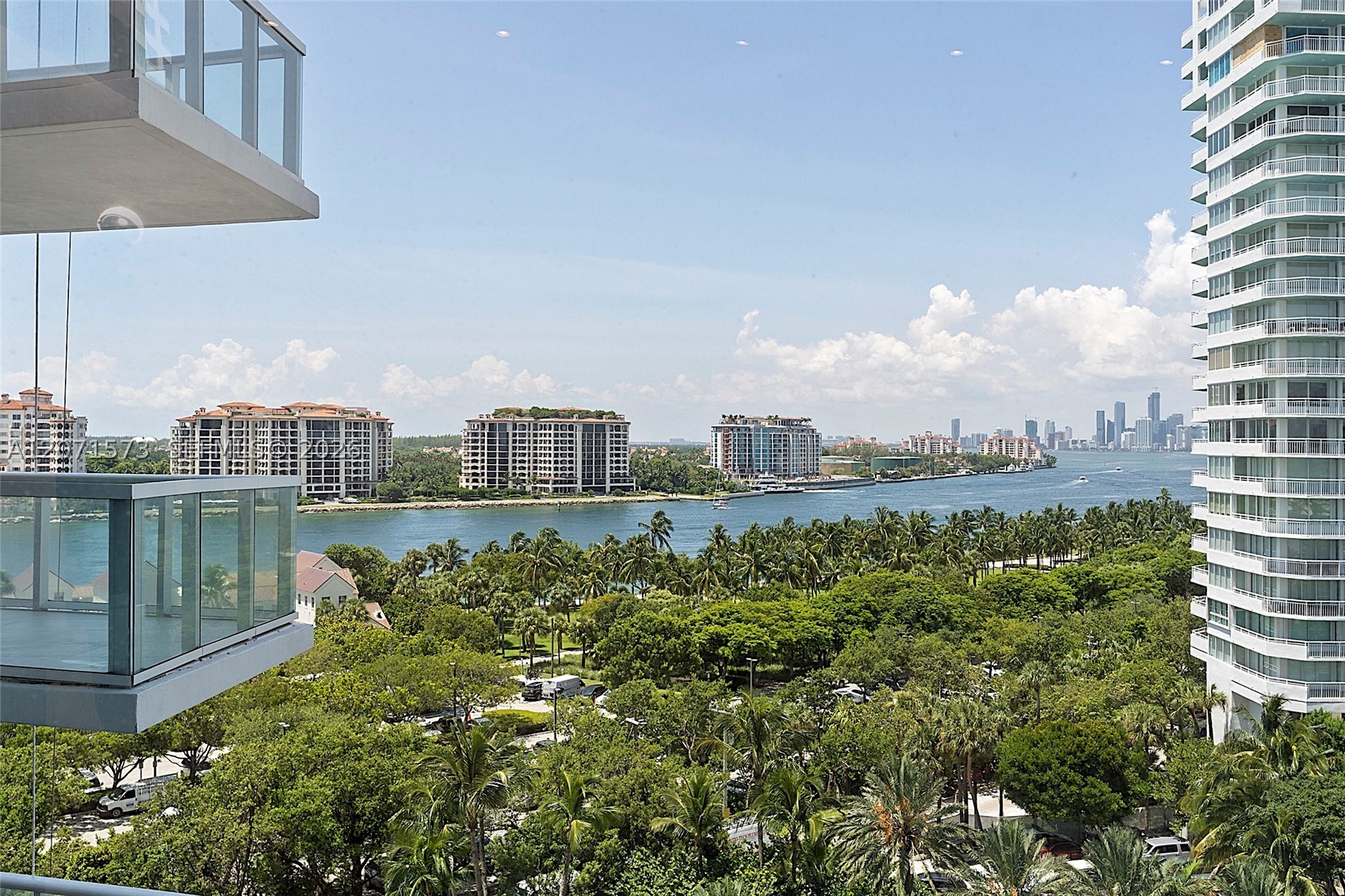 100 S Pointe Dr #910, Miami Beach FL 33139